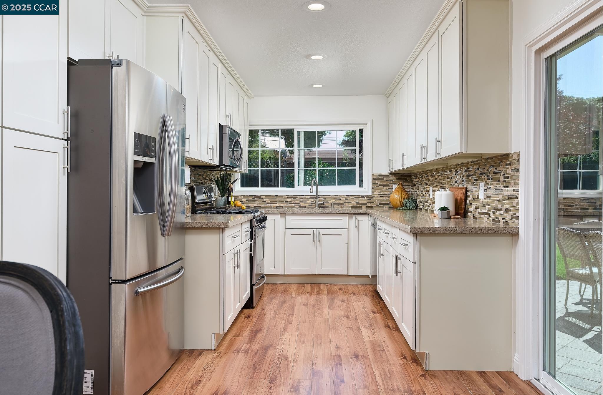 Detail Gallery Image 9 of 24 For 3242 Fitzpatrick Dr, Concord,  CA 94519 - 3 Beds | 2 Baths