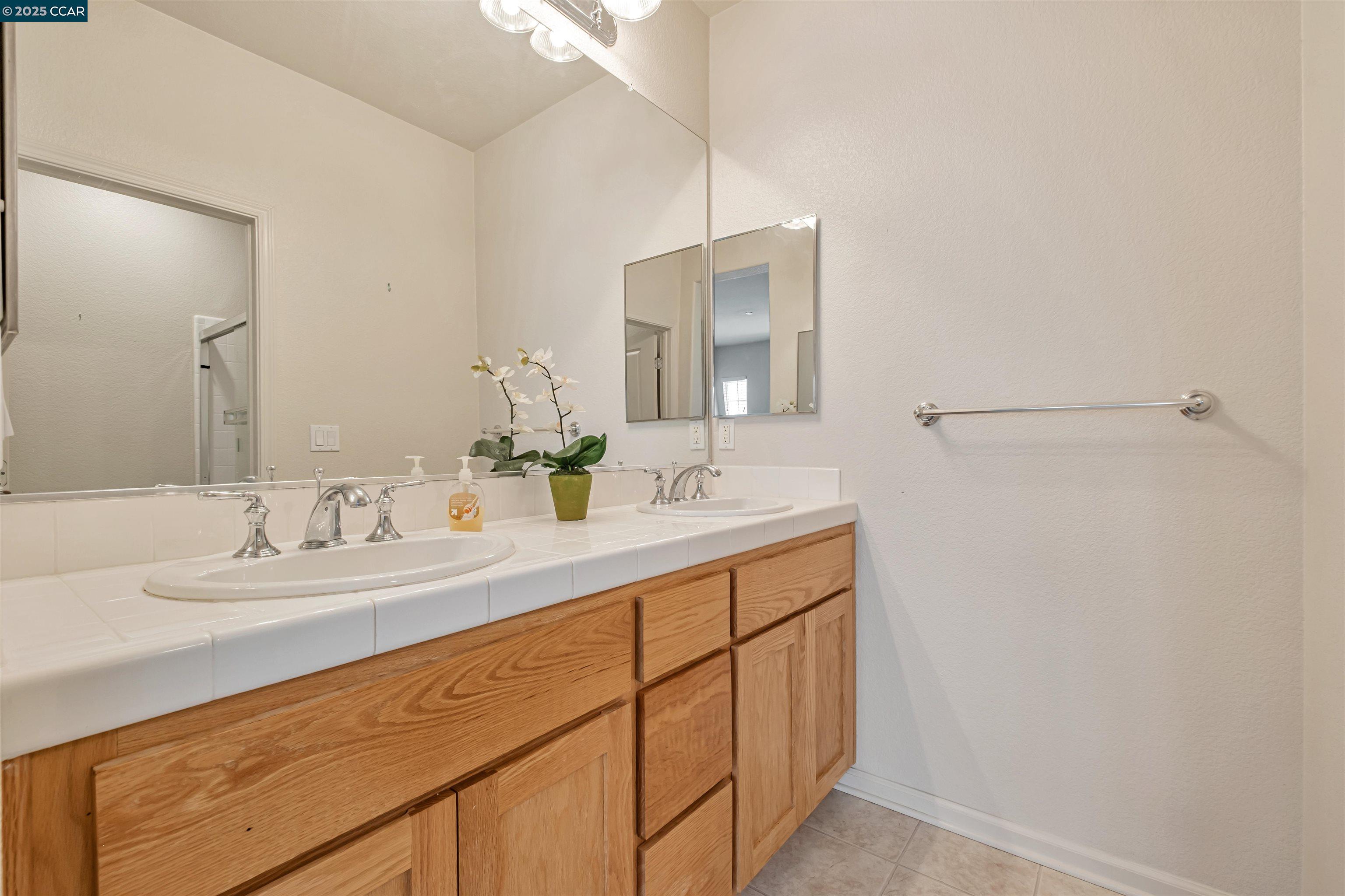 Photo #6: 41111658 Listing 