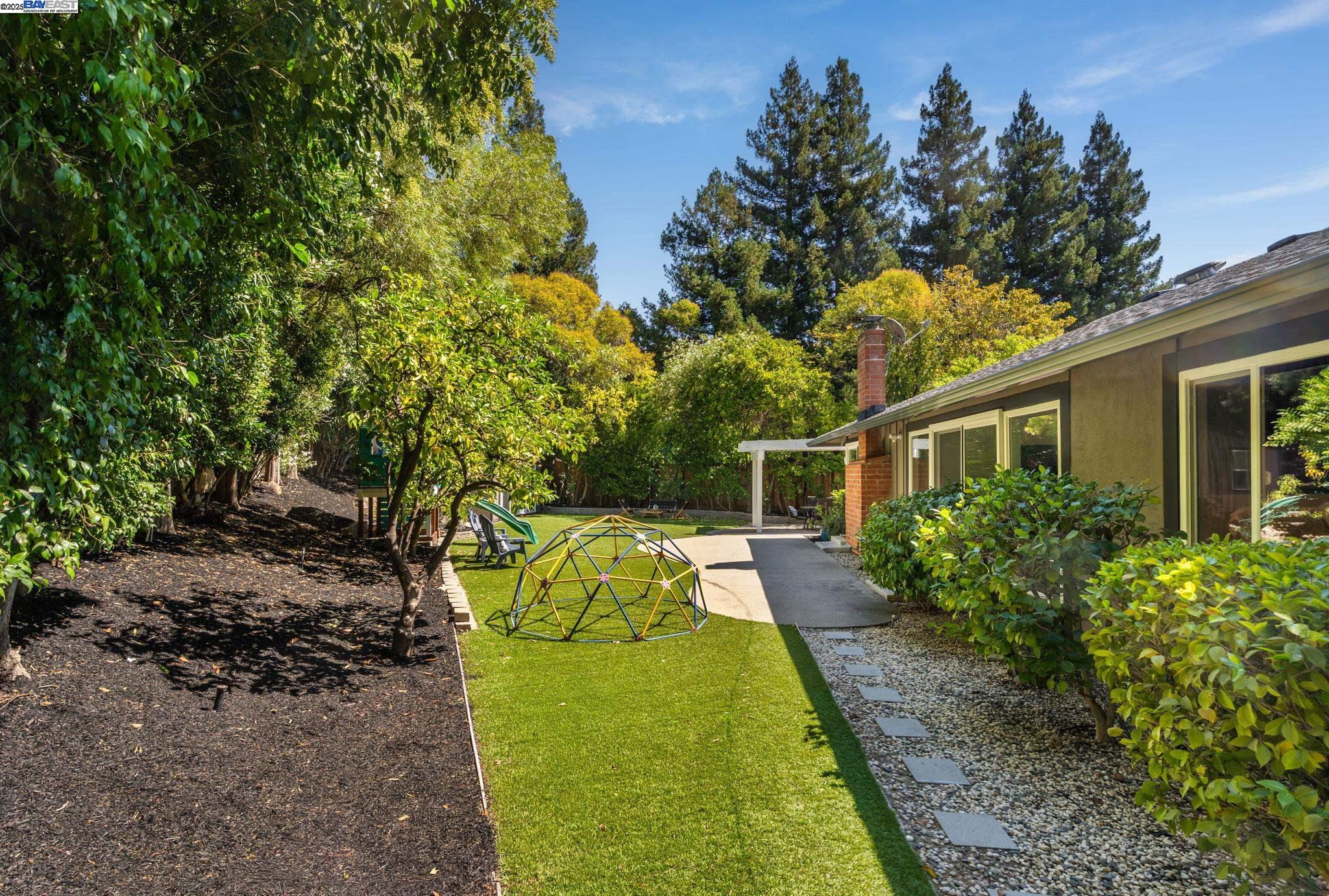 Detail Gallery Image 40 of 55 For 110 Renwick Pl, Walnut Creek,  CA 94598 - 3 Beds | 2 Baths