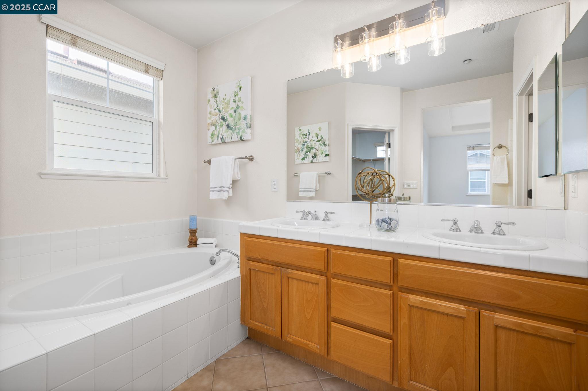 Detail Gallery Image 12 of 23 For 465 Blue Flax Ct, Brentwood,  CA 94513 - 3 Beds | 2/1 Baths