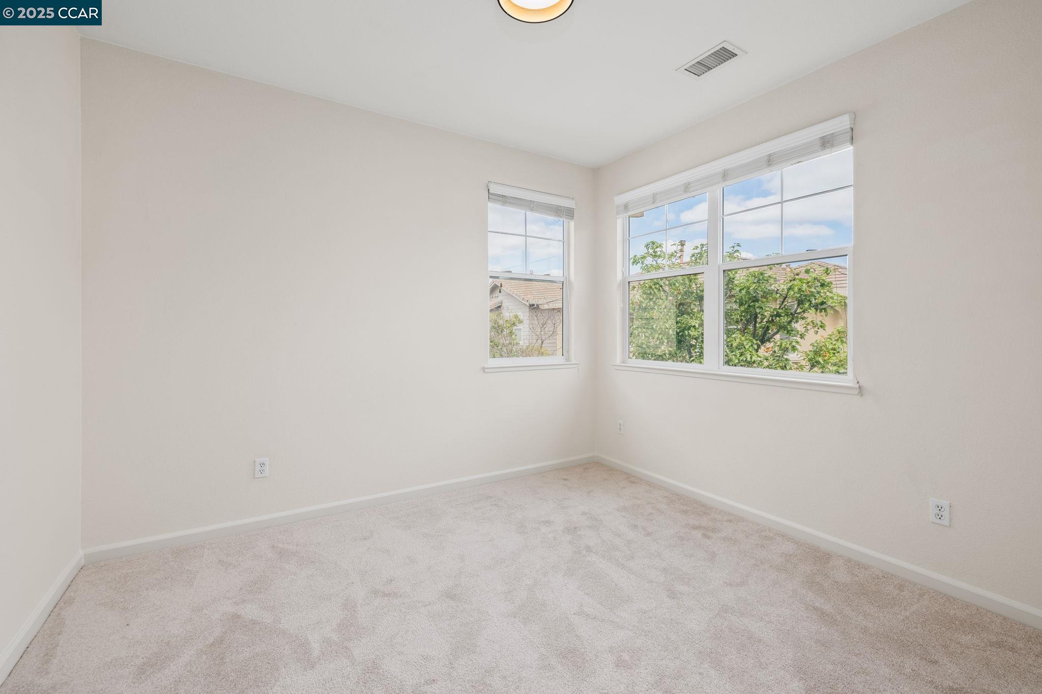 Detail Gallery Image 14 of 23 For 465 Blue Flax Ct, Brentwood,  CA 94513 - 3 Beds | 2/1 Baths