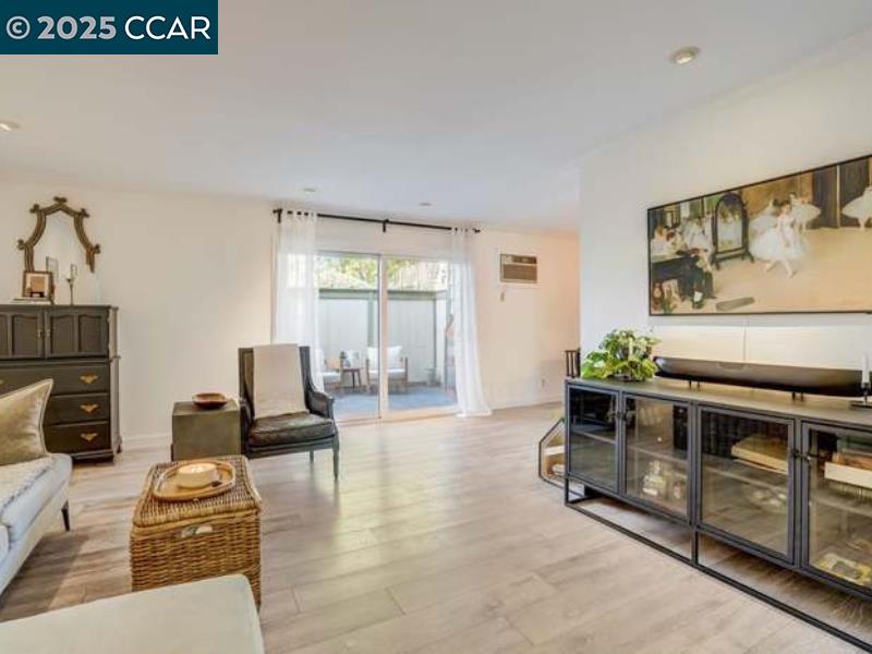 Photo #3: 41111661 Listing 