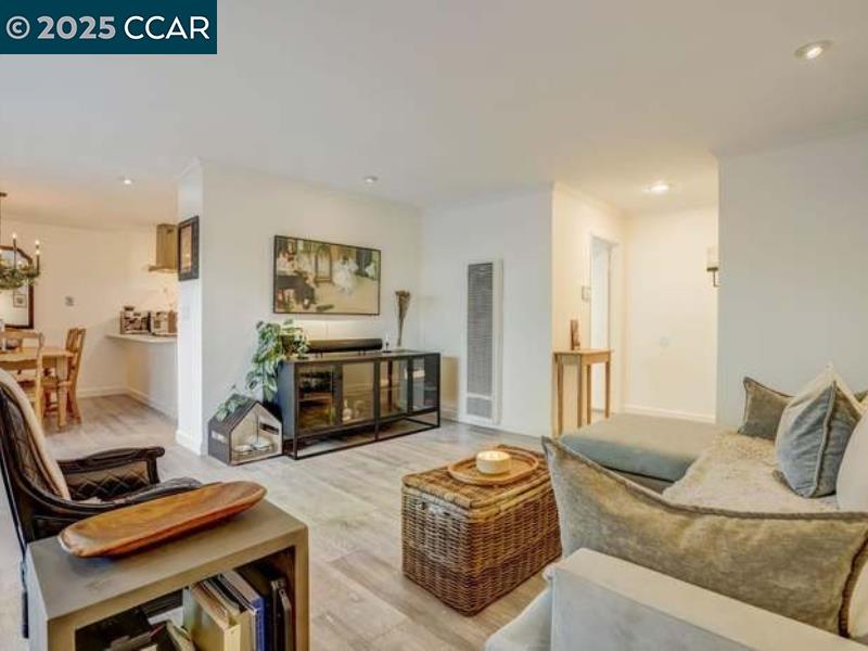 Photo #4: 41111661 Listing 
