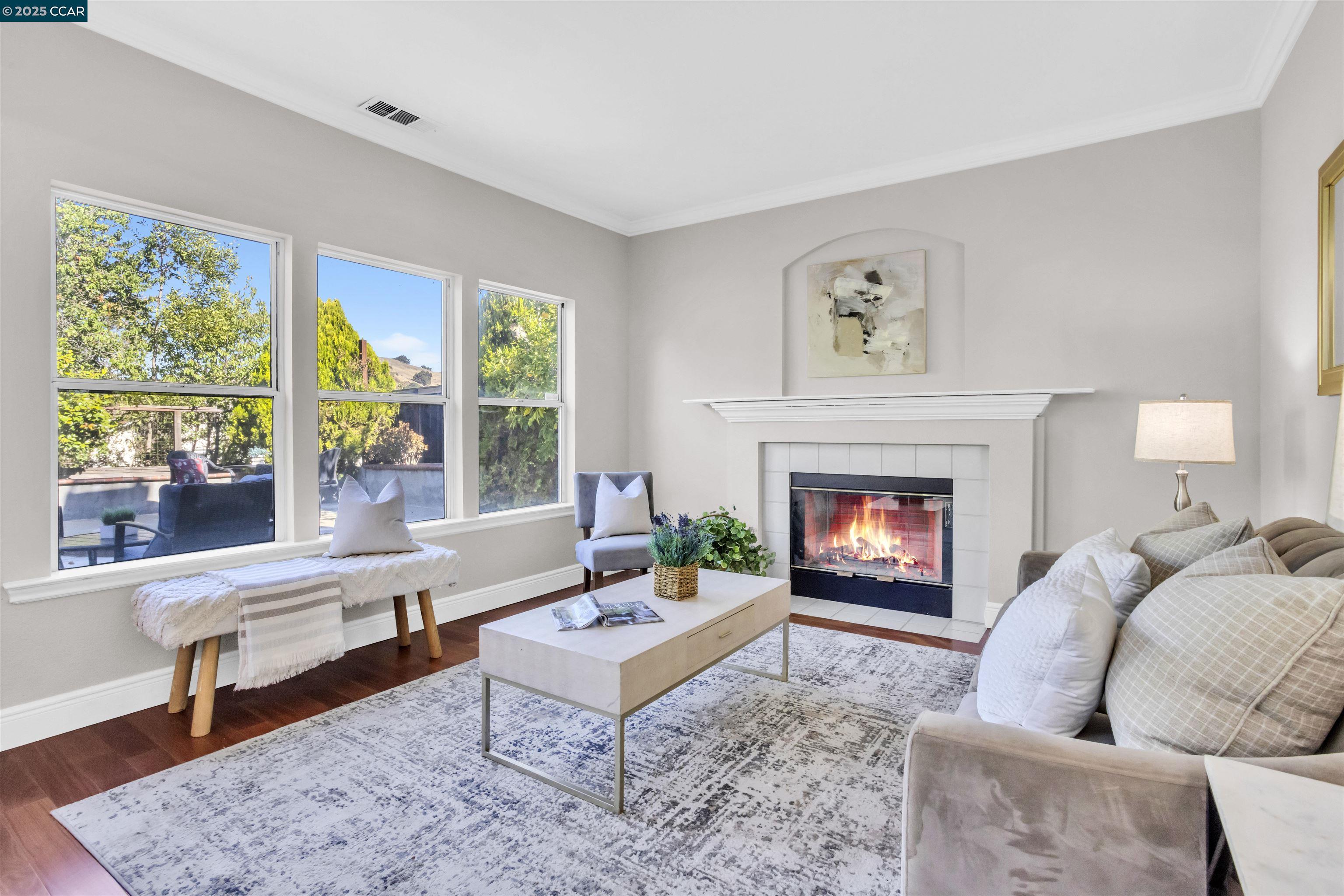 Detail Gallery Image 12 of 37 For 328 Grenadine Way, Hercules,  CA 94547 - 3 Beds | 2/1 Baths