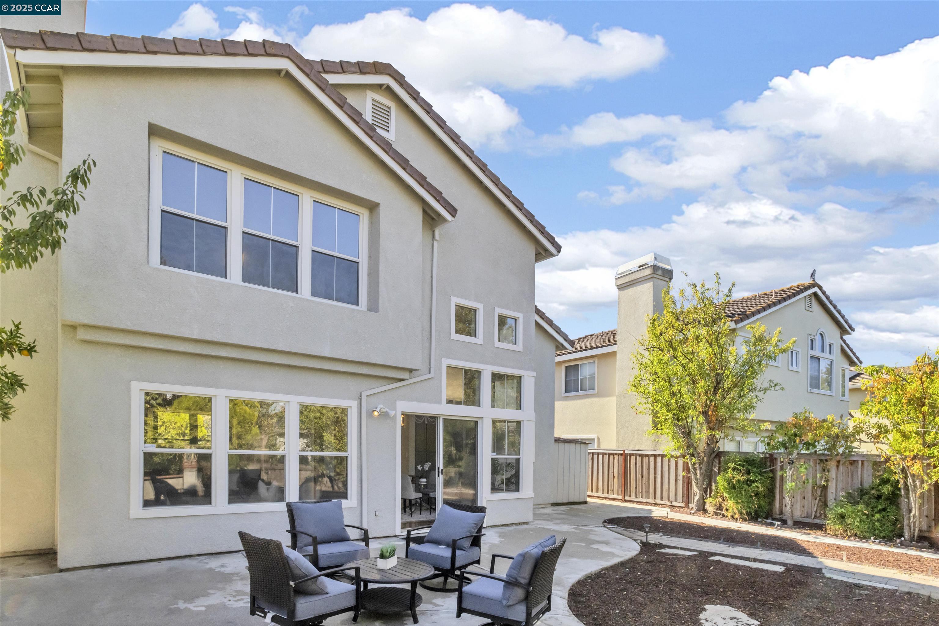 Detail Gallery Image 27 of 37 For 328 Grenadine Way, Hercules,  CA 94547 - 3 Beds | 2/1 Baths