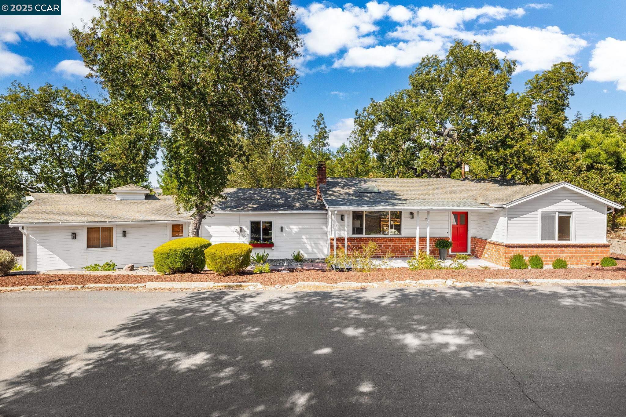 Front Image Thumbnail for CC41111663