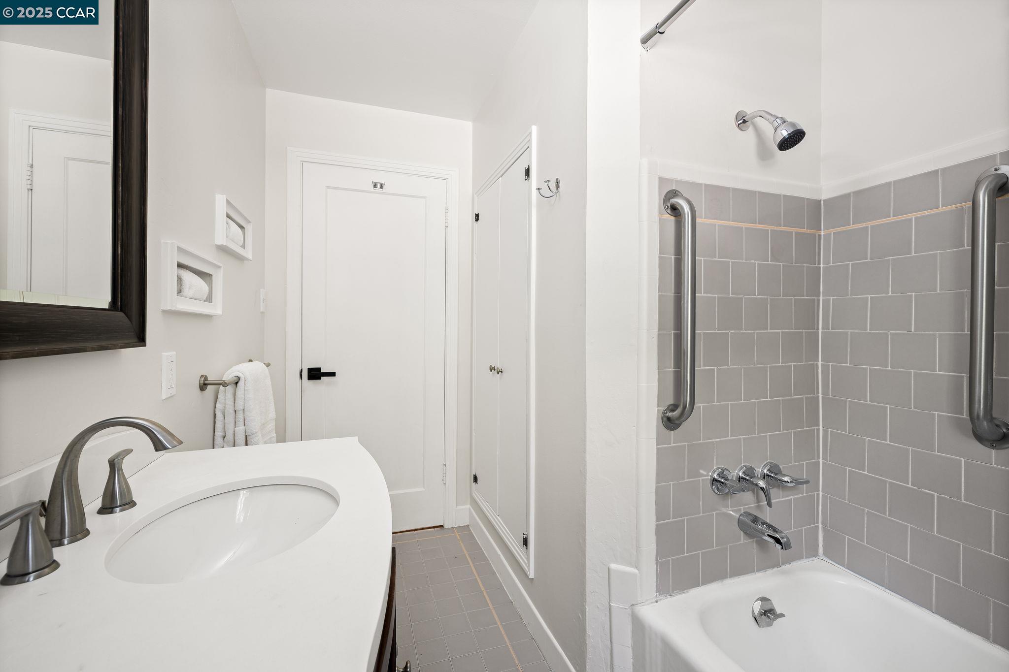 Detail Gallery Image 13 of 22 For 72 Grandview Pl, Walnut Creek,  CA 94595 - 3 Beds | 2 Baths