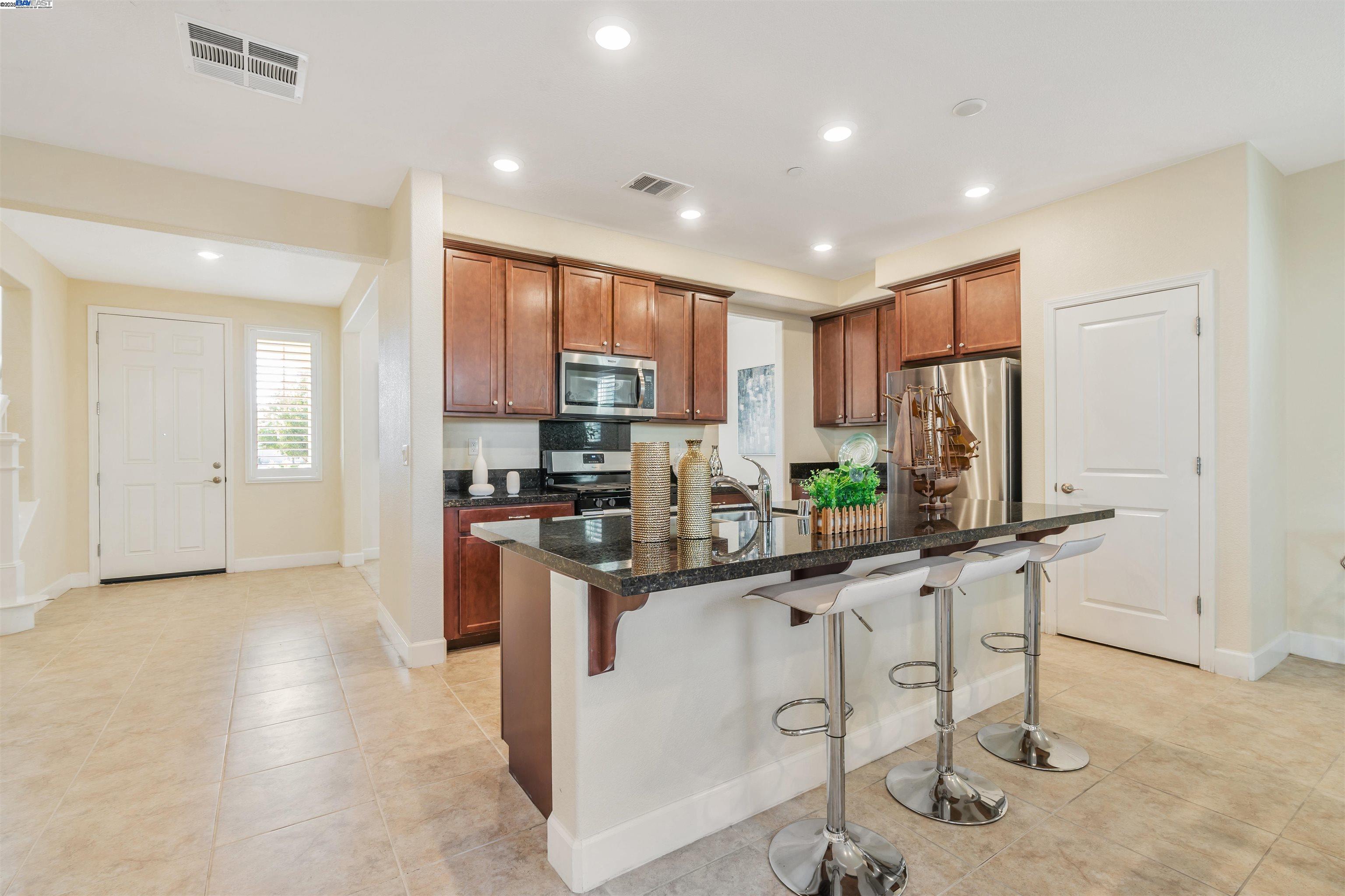 Detail Gallery Image 12 of 50 For Acero, Brentwood,  CA 94513 - 4 Beds | 3 Baths