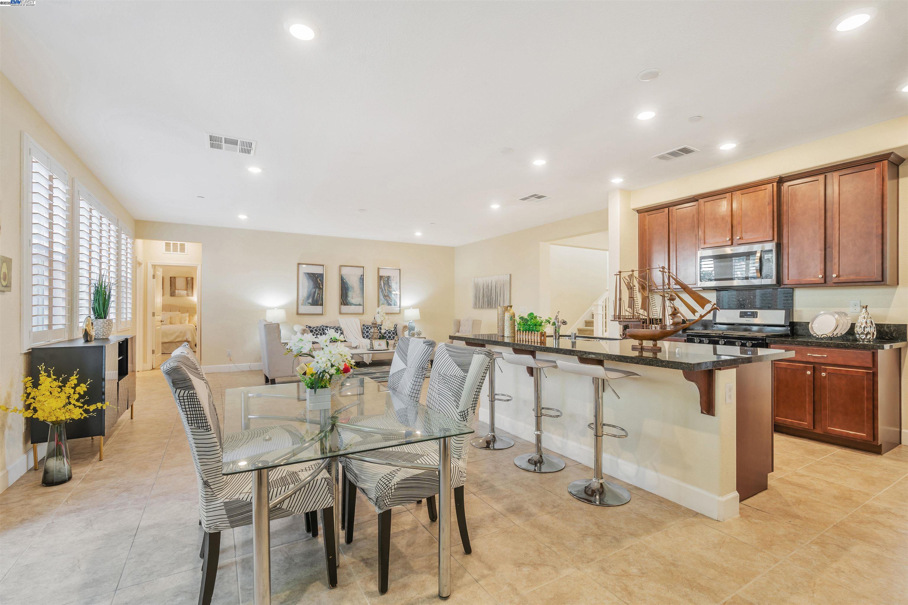 Detail Gallery Image 14 of 50 For Acero, Brentwood,  CA 94513 - 4 Beds | 3 Baths
