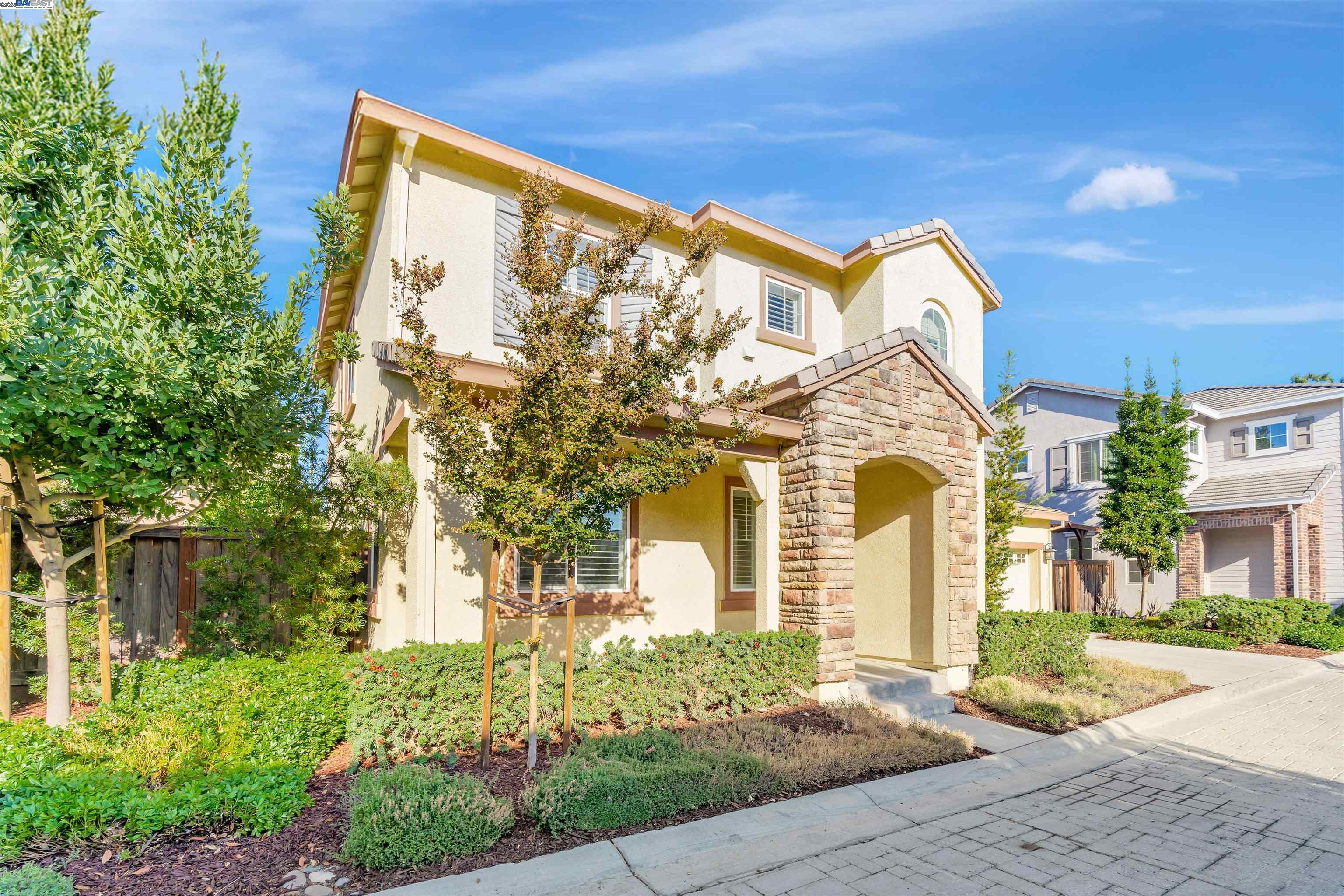 Detail Gallery Image 3 of 50 For Acero, Brentwood,  CA 94513 - 4 Beds | 3 Baths