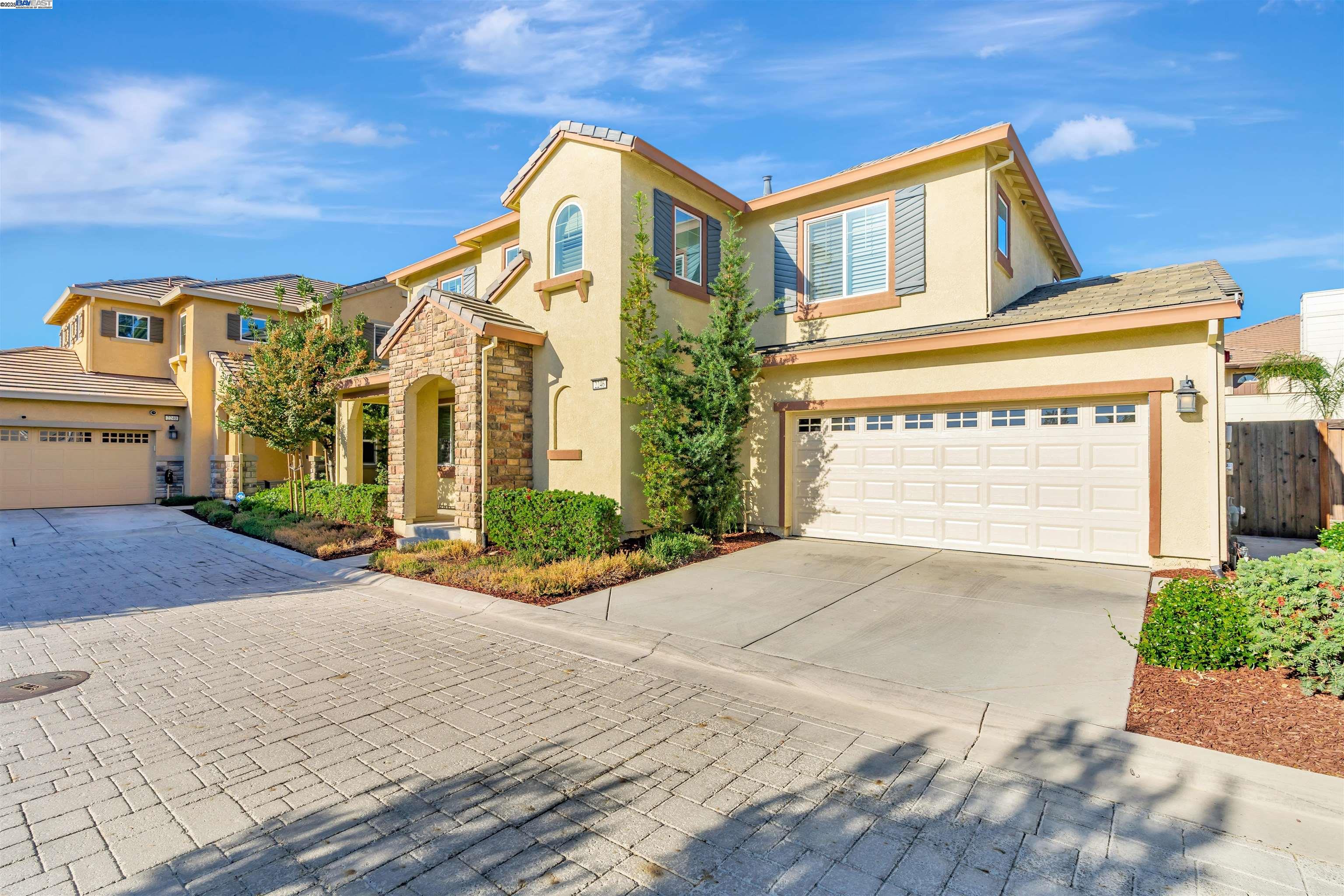 Detail Gallery Image 4 of 50 For Acero, Brentwood,  CA 94513 - 4 Beds | 3 Baths