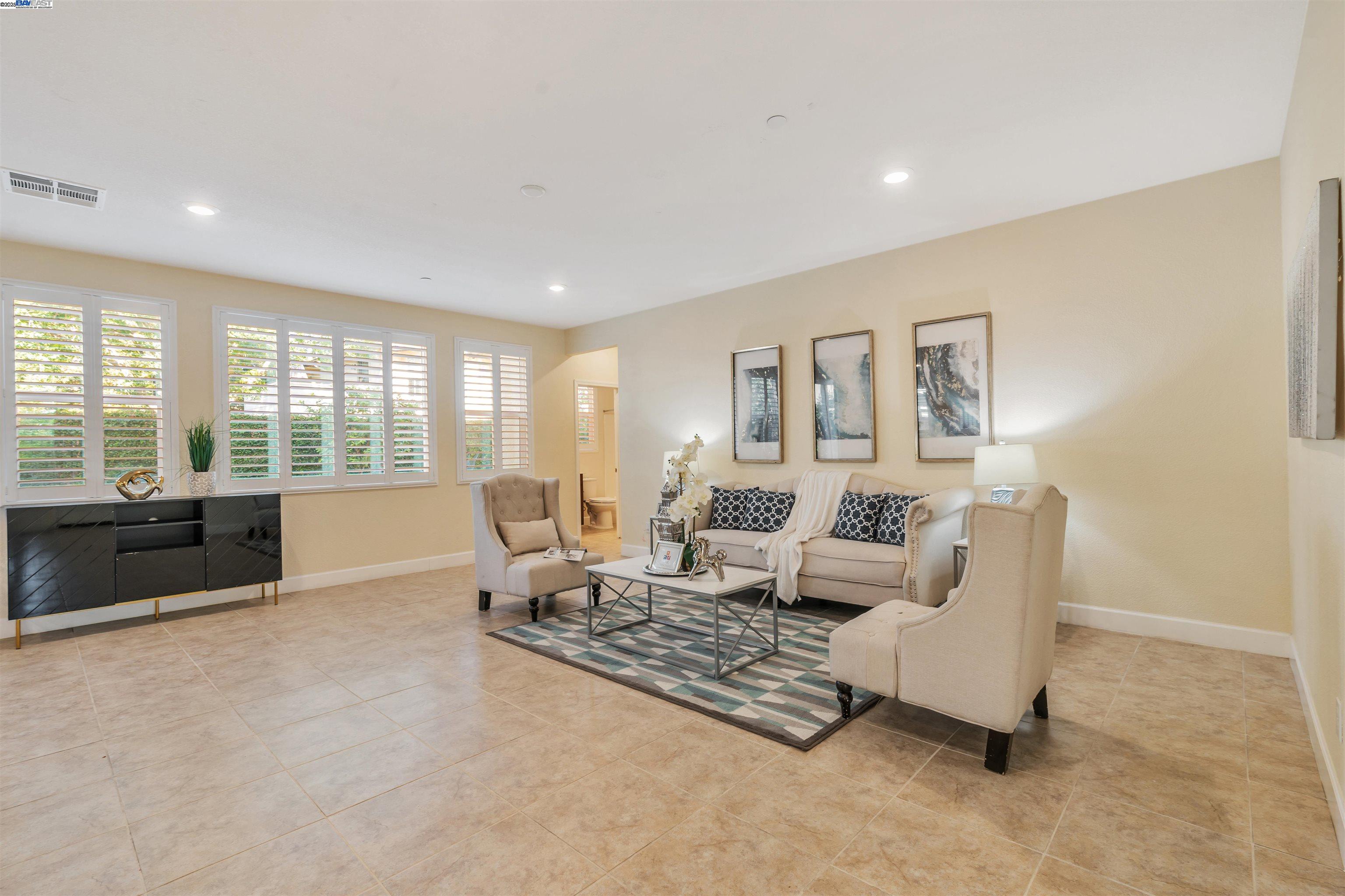 Detail Gallery Image 7 of 50 For Acero, Brentwood,  CA 94513 - 4 Beds | 3 Baths