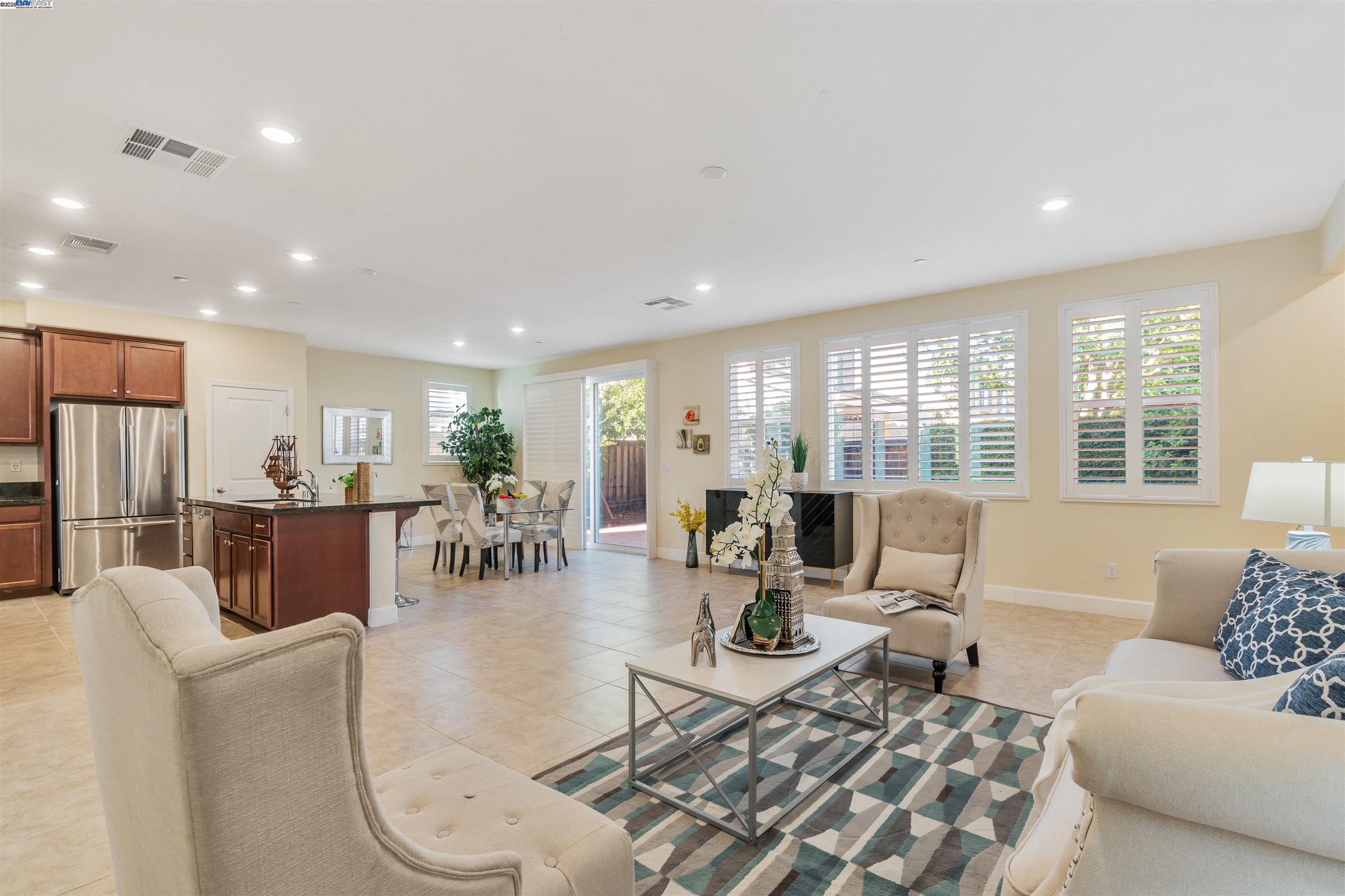 Detail Gallery Image 8 of 50 For Acero, Brentwood,  CA 94513 - 4 Beds | 3 Baths