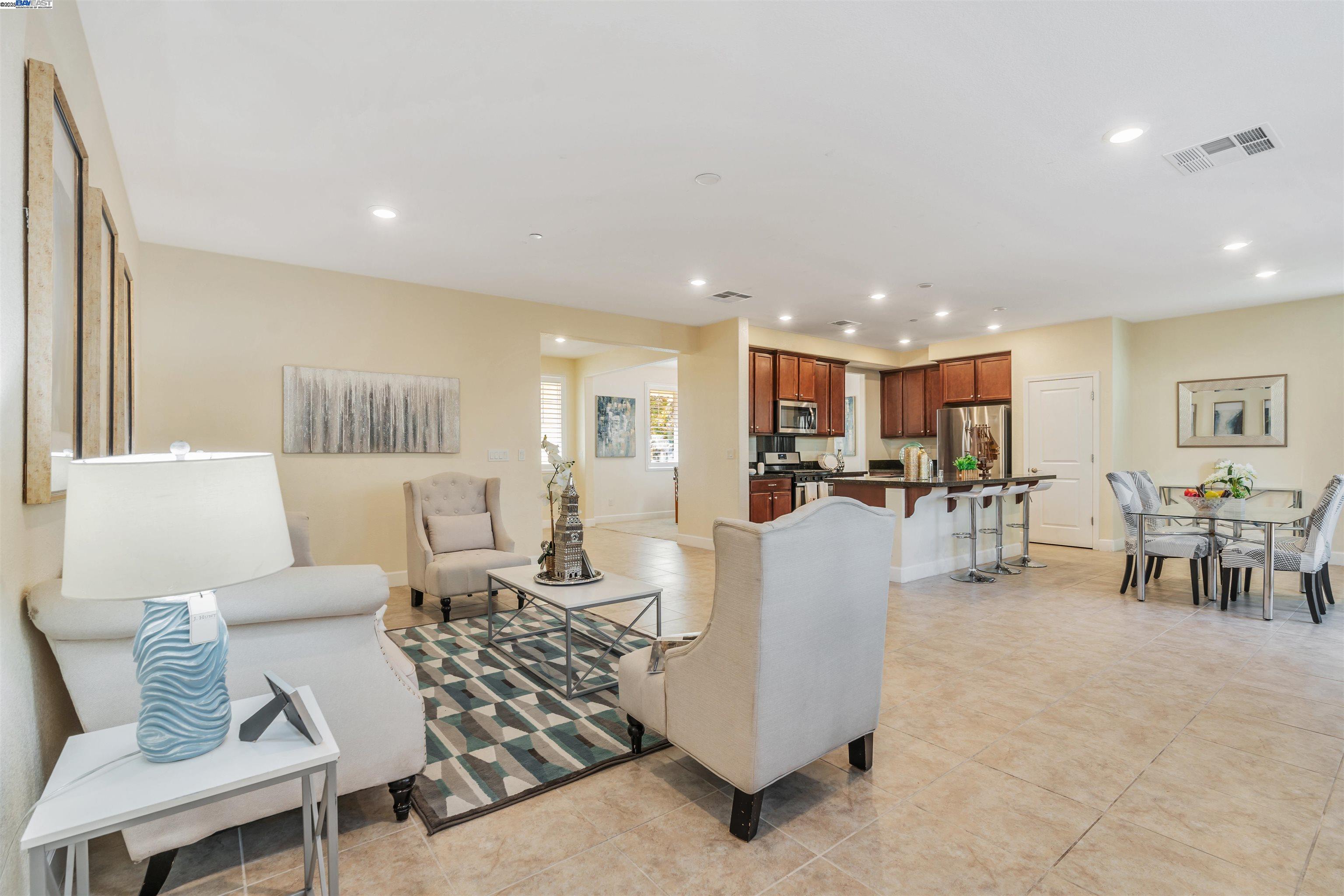 Detail Gallery Image 9 of 50 For Acero, Brentwood,  CA 94513 - 4 Beds | 3 Baths