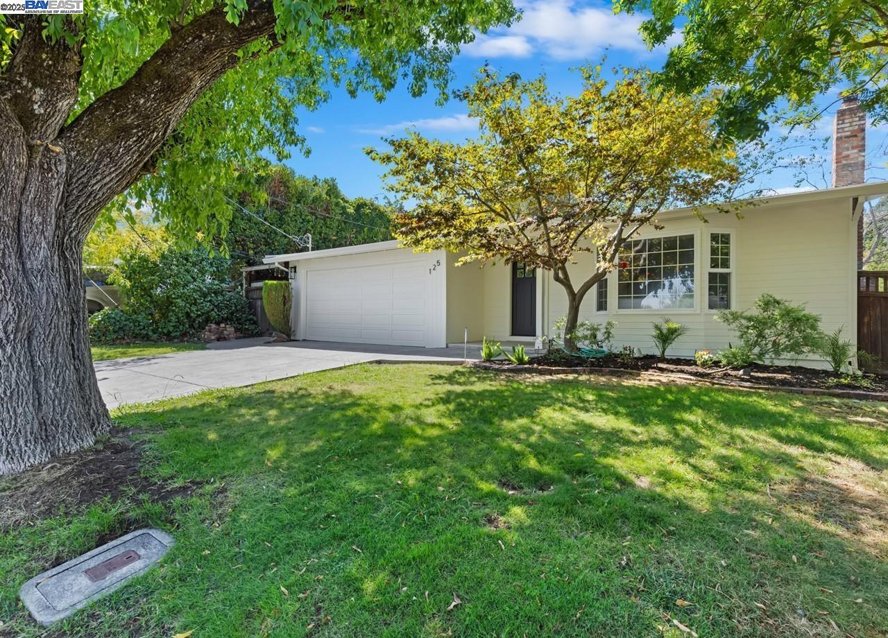Detail Gallery Image 2 of 38 For 125 Montanya Ct, Walnut Creek,  CA 94597 - 3 Beds | 2 Baths