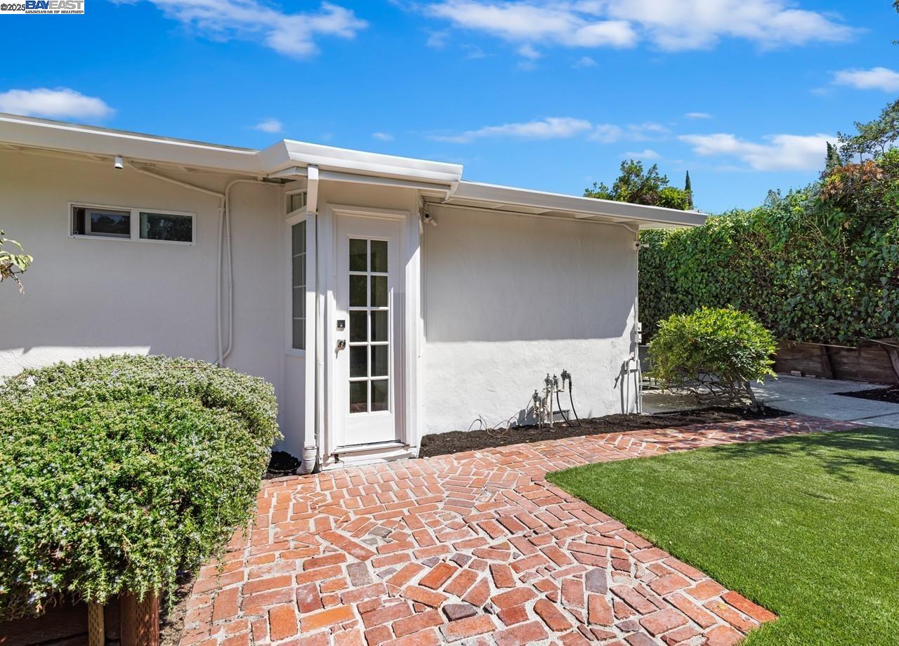 Detail Gallery Image 28 of 38 For 125 Montanya Ct, Walnut Creek,  CA 94597 - 3 Beds | 2 Baths