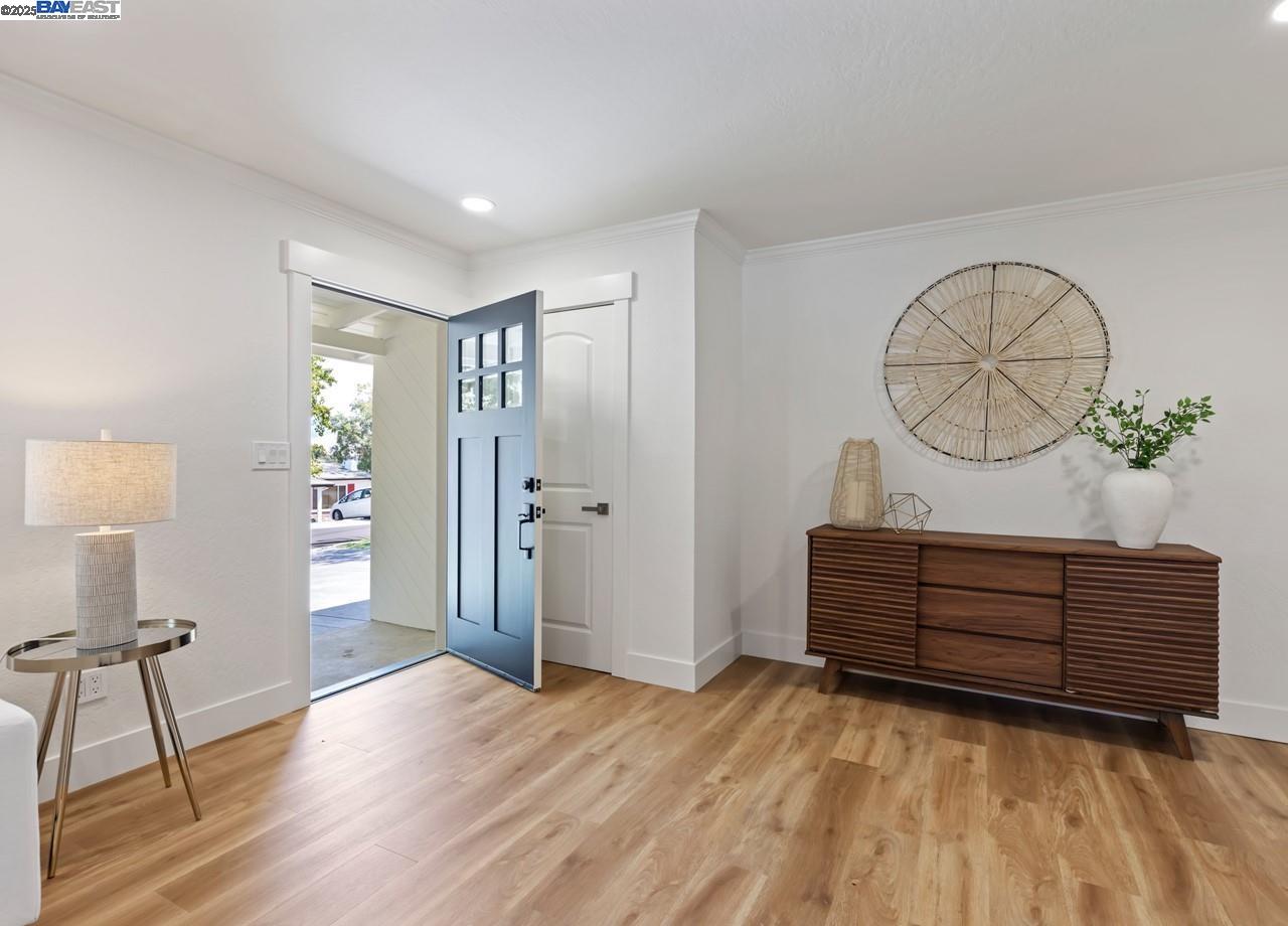 Detail Gallery Image 4 of 38 For 125 Montanya Ct, Walnut Creek,  CA 94597 - 3 Beds | 2 Baths