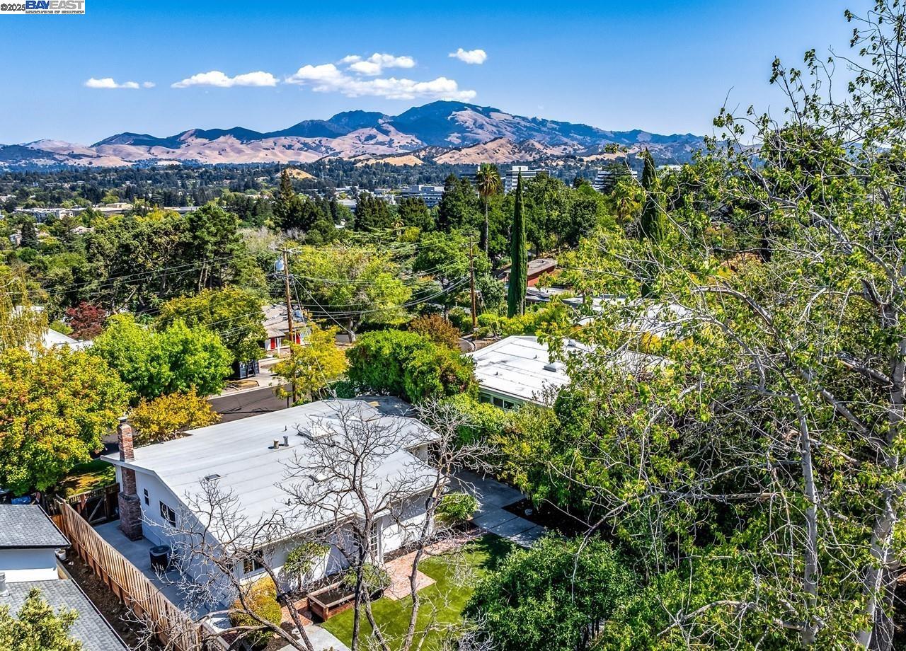 Detail Gallery Image 35 of 38 For 125 Montanya Ct, Walnut Creek,  CA 94597 - 3 Beds | 2 Baths