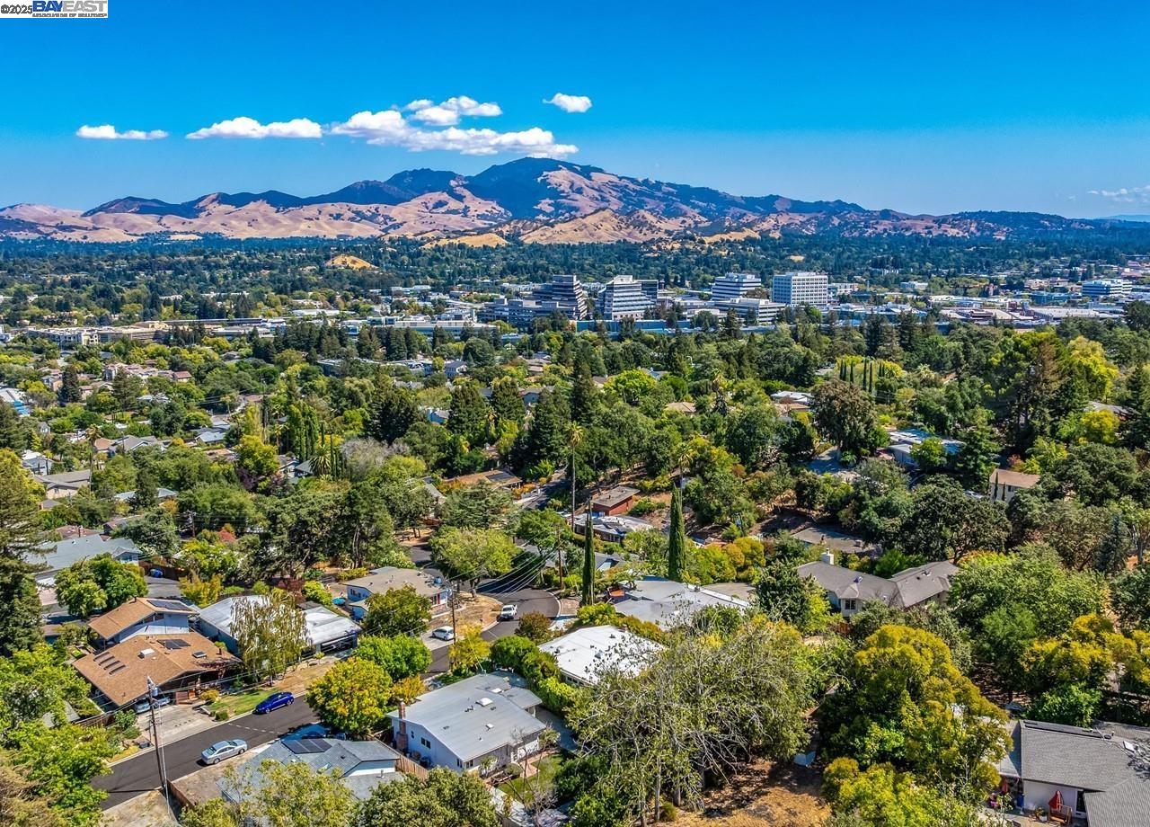 Detail Gallery Image 37 of 38 For 125 Montanya Ct, Walnut Creek,  CA 94597 - 3 Beds | 2 Baths