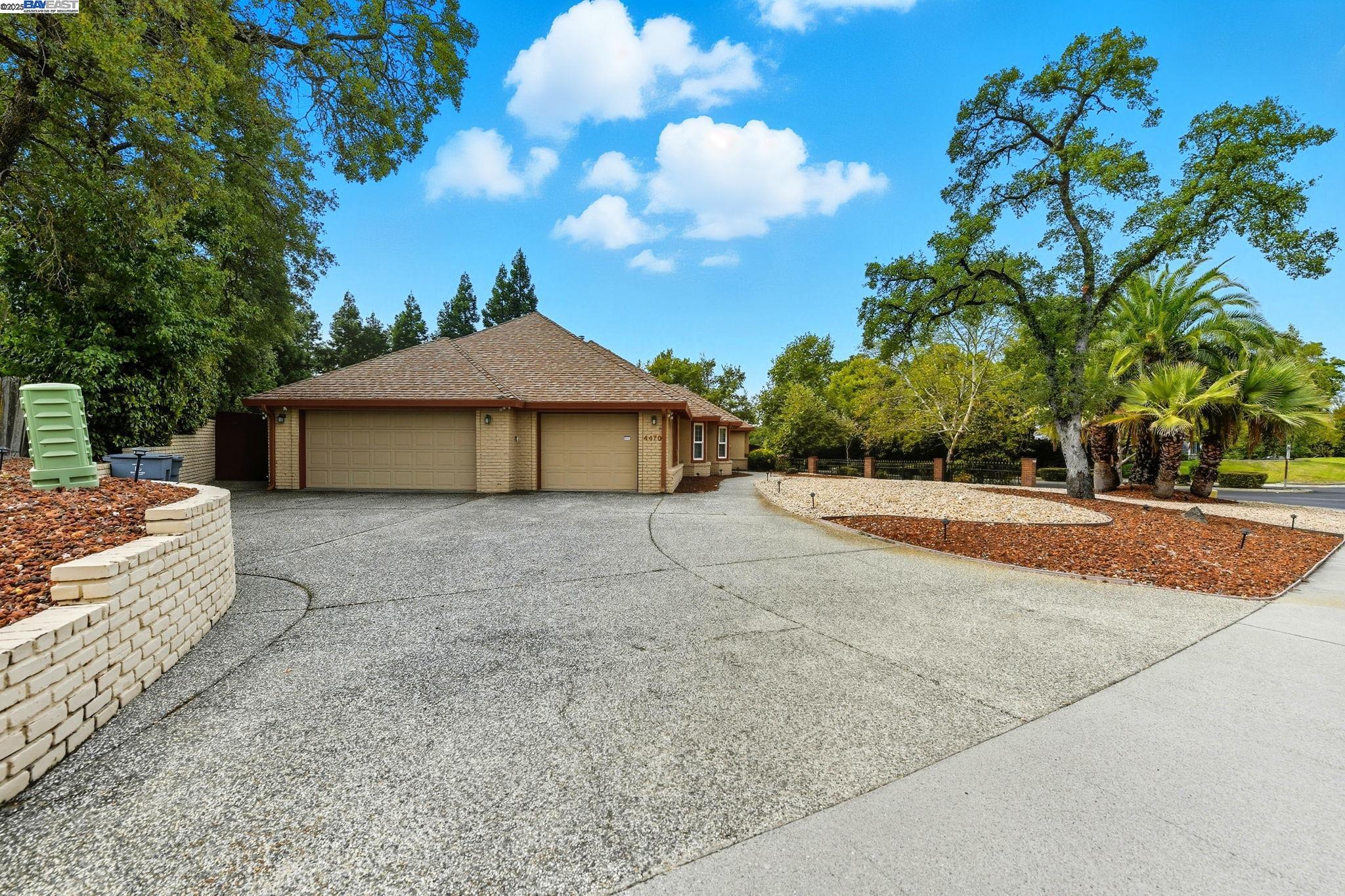Detail Gallery Image 2 of 60 For 4470 Rolling Oaks Dr, Granite Bay,  CA 95746 - 4 Beds | 2/1 Baths