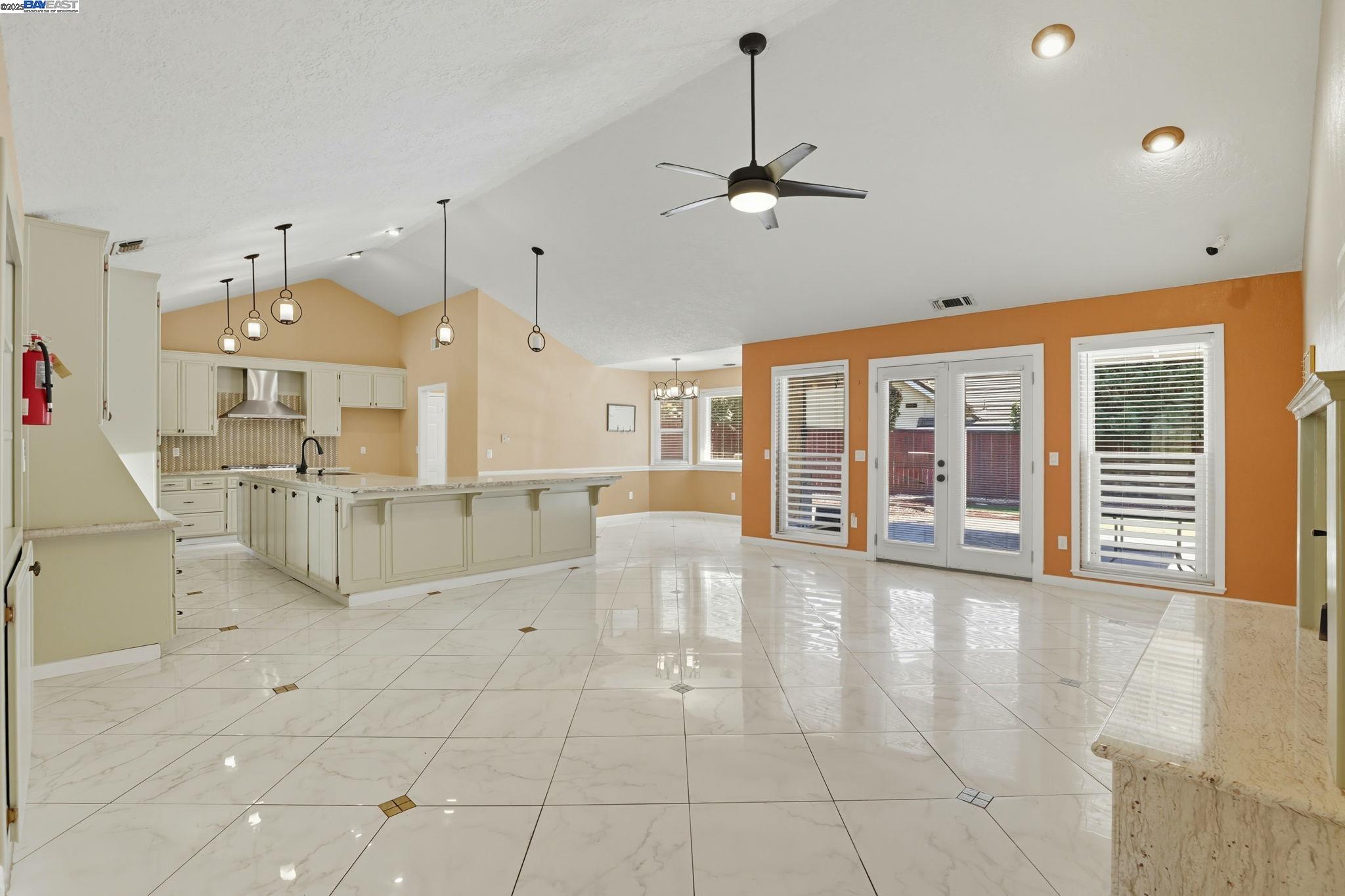 Detail Gallery Image 11 of 60 For 4470 Rolling Oaks Dr, Granite Bay,  CA 95746 - 4 Beds | 2/1 Baths