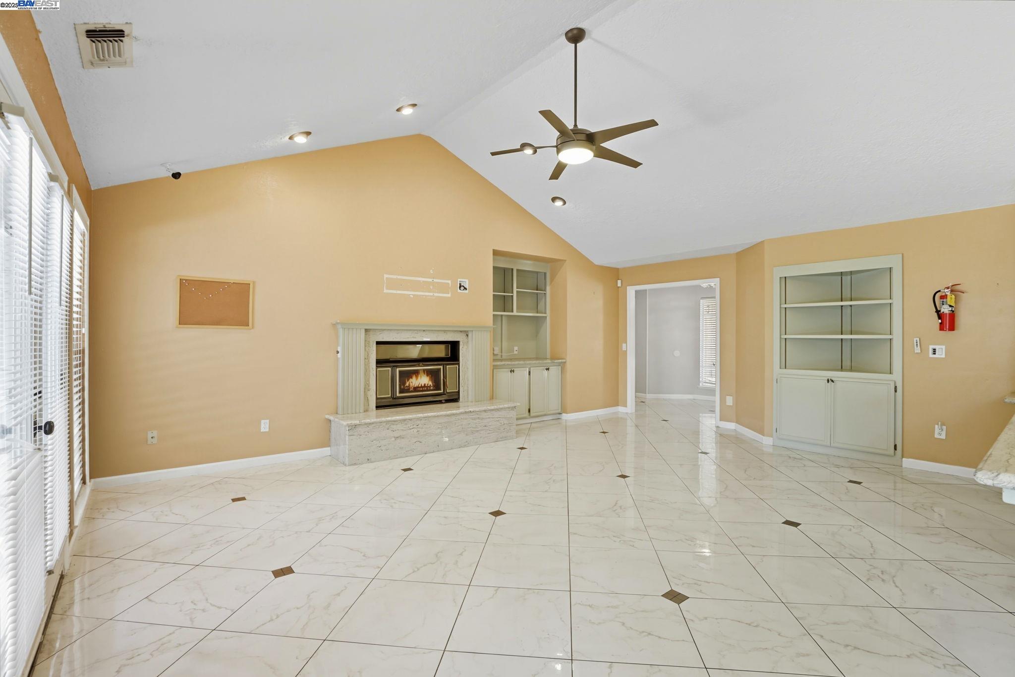 Detail Gallery Image 15 of 60 For 4470 Rolling Oaks Dr, Granite Bay,  CA 95746 - 4 Beds | 2/1 Baths