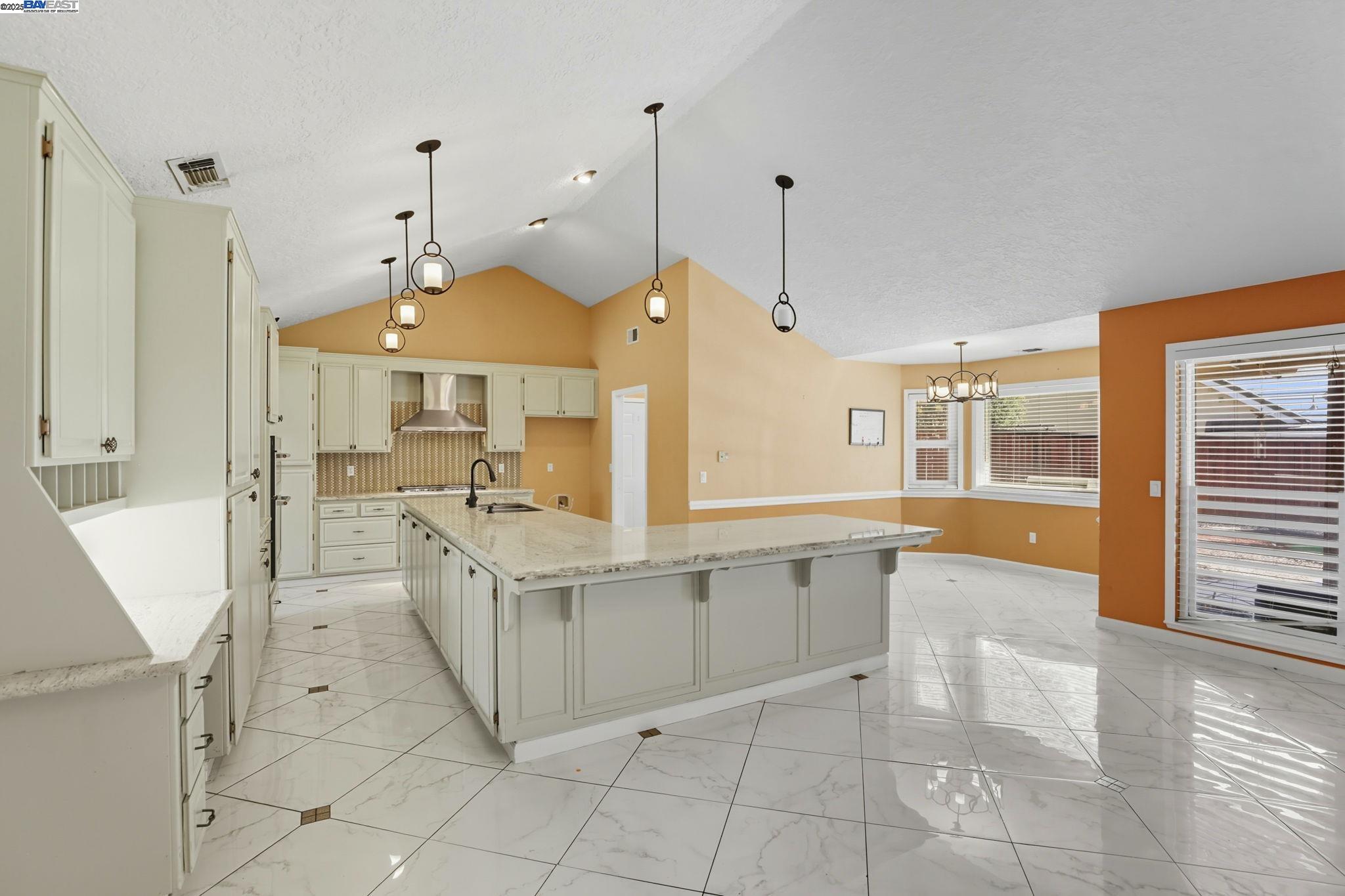 Detail Gallery Image 18 of 60 For 4470 Rolling Oaks Dr, Granite Bay,  CA 95746 - 4 Beds | 2/1 Baths