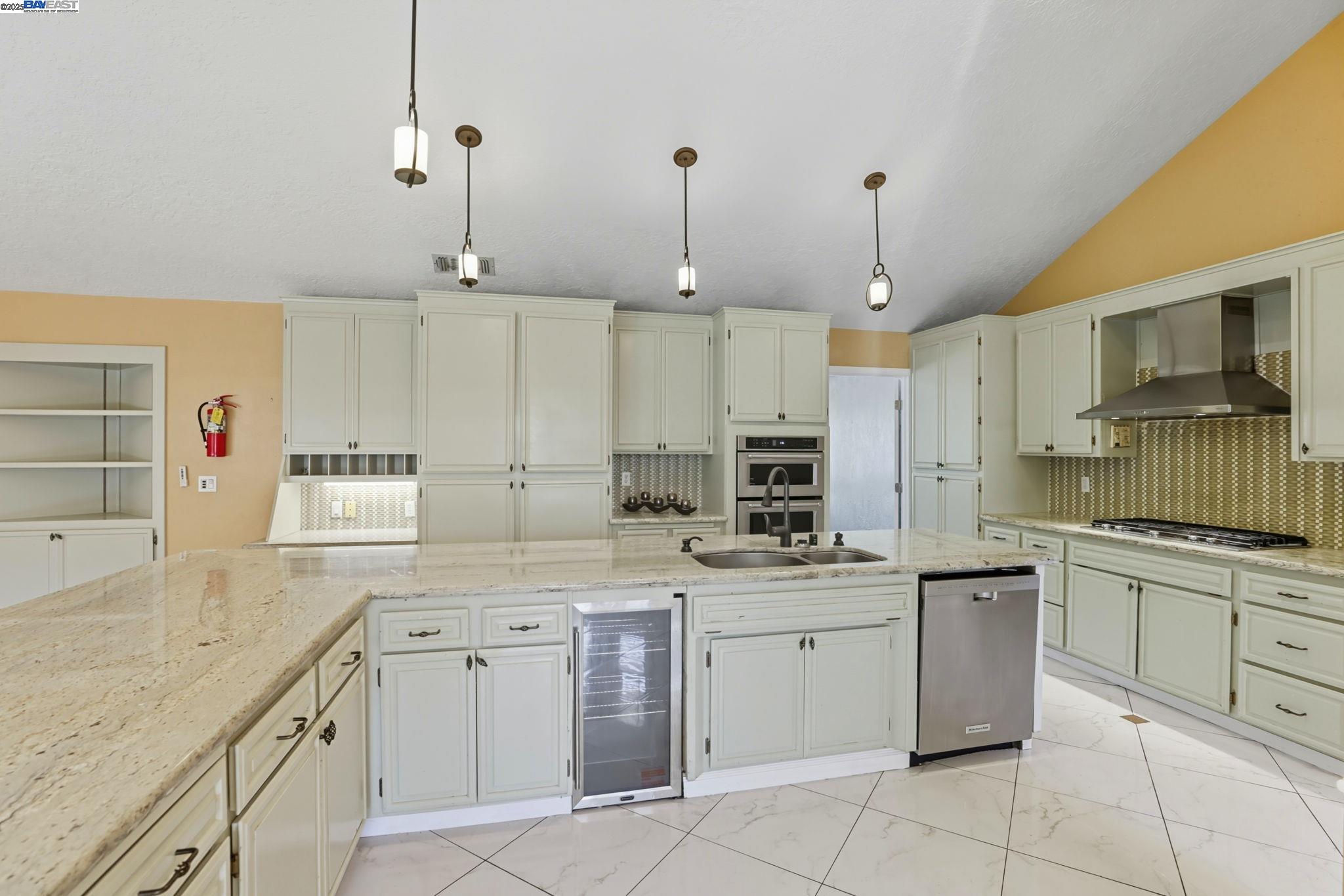 Detail Gallery Image 21 of 60 For 4470 Rolling Oaks Dr, Granite Bay,  CA 95746 - 4 Beds | 2/1 Baths