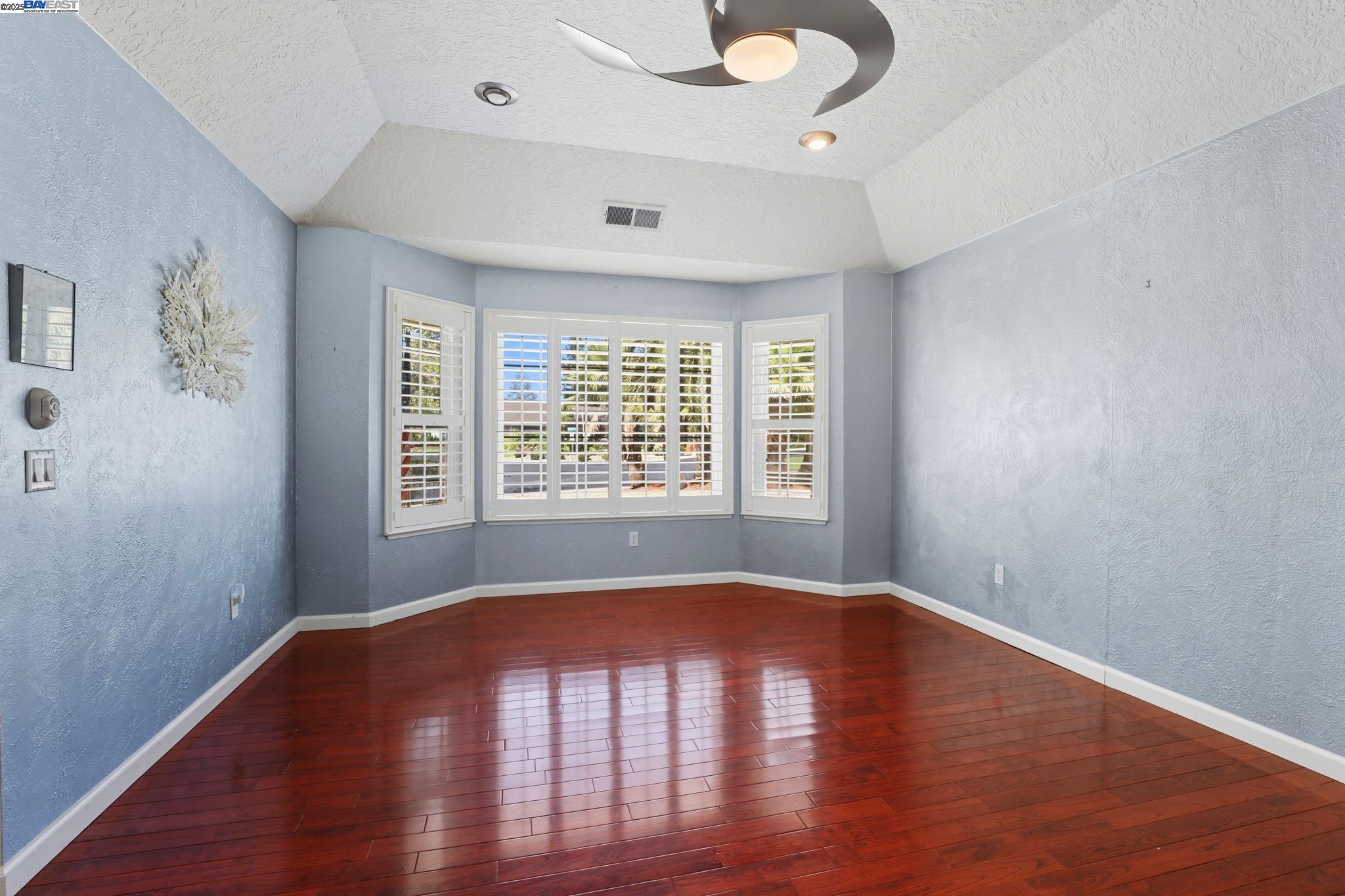 Detail Gallery Image 34 of 60 For 4470 Rolling Oaks Dr, Granite Bay,  CA 95746 - 4 Beds | 2/1 Baths