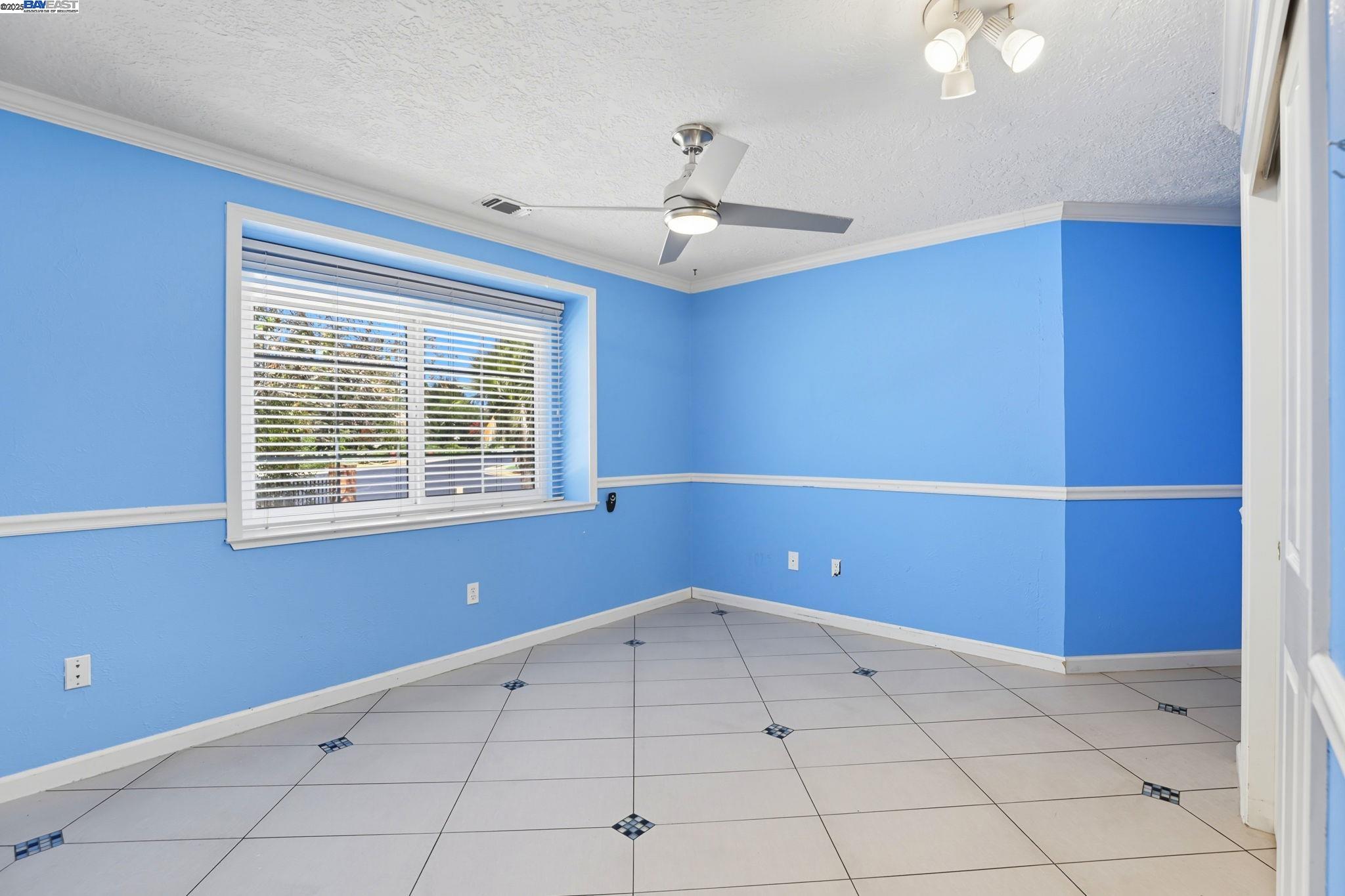 Detail Gallery Image 36 of 60 For 4470 Rolling Oaks Dr, Granite Bay,  CA 95746 - 4 Beds | 2/1 Baths