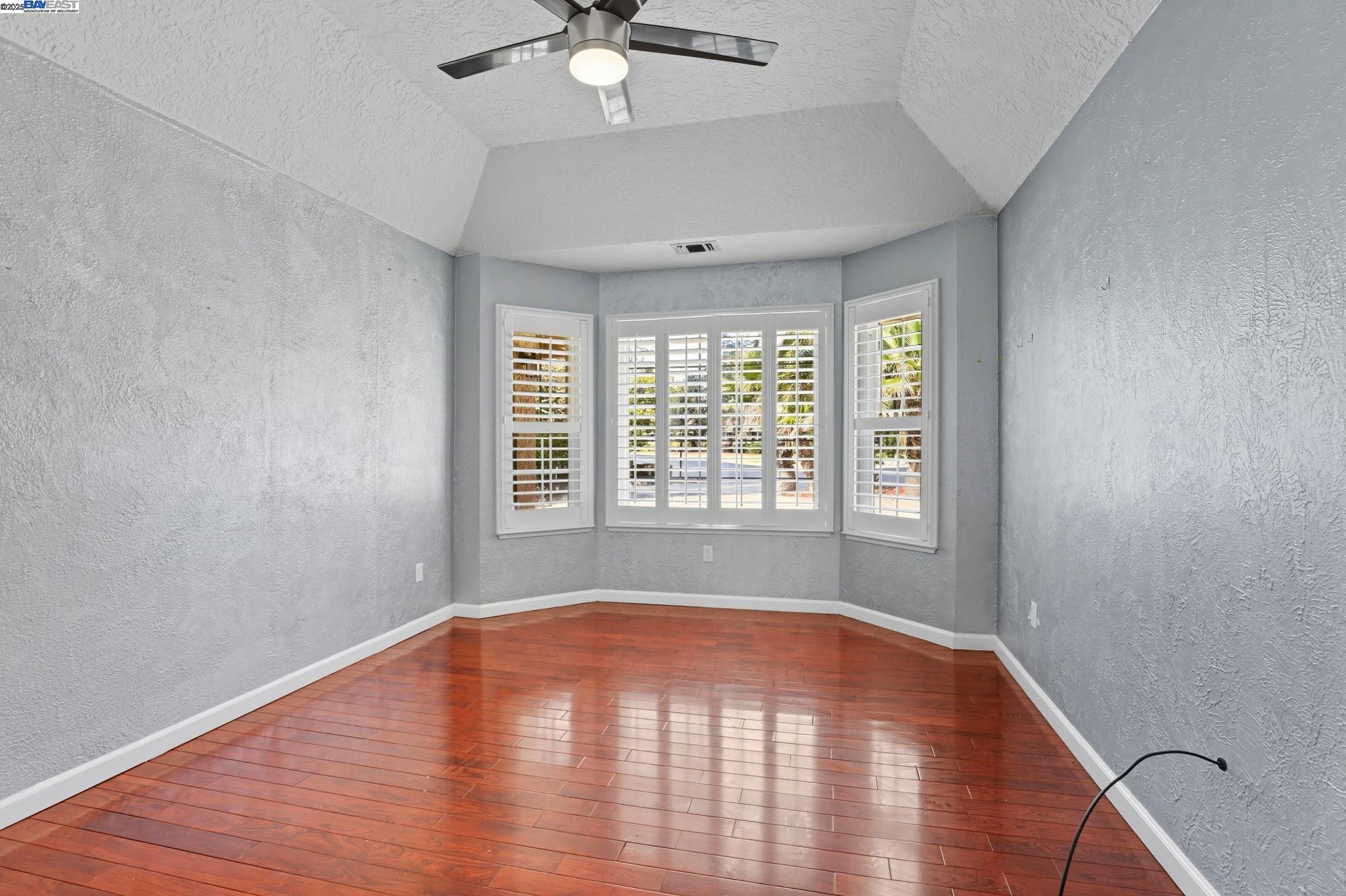 Detail Gallery Image 44 of 60 For 4470 Rolling Oaks Dr, Granite Bay,  CA 95746 - 4 Beds | 2/1 Baths
