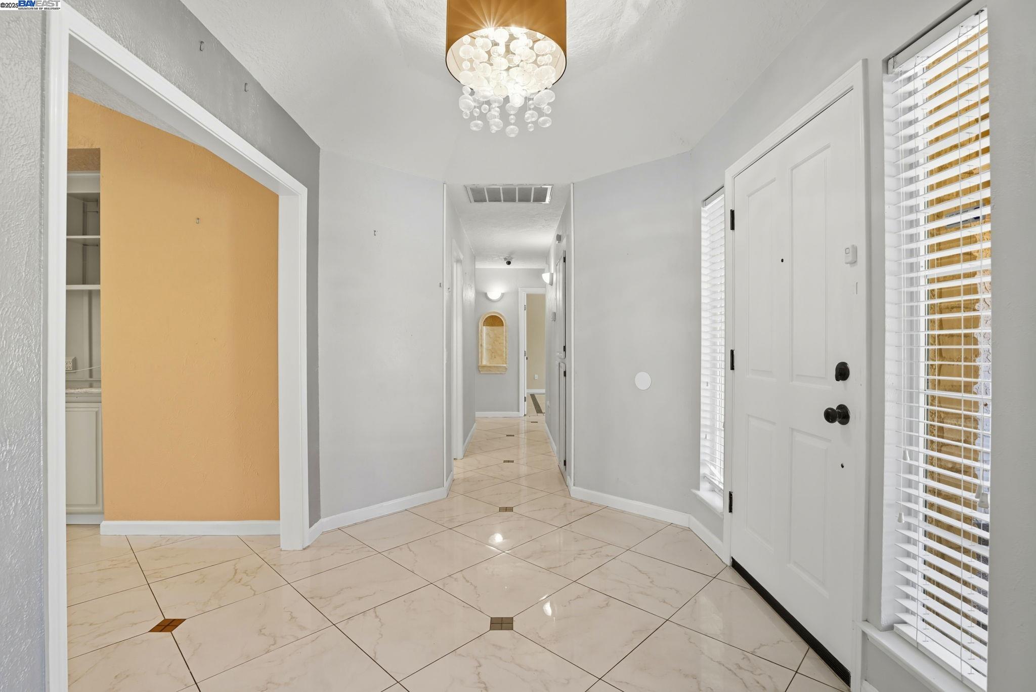 Detail Gallery Image 7 of 60 For 4470 Rolling Oaks Dr, Granite Bay,  CA 95746 - 4 Beds | 2/1 Baths