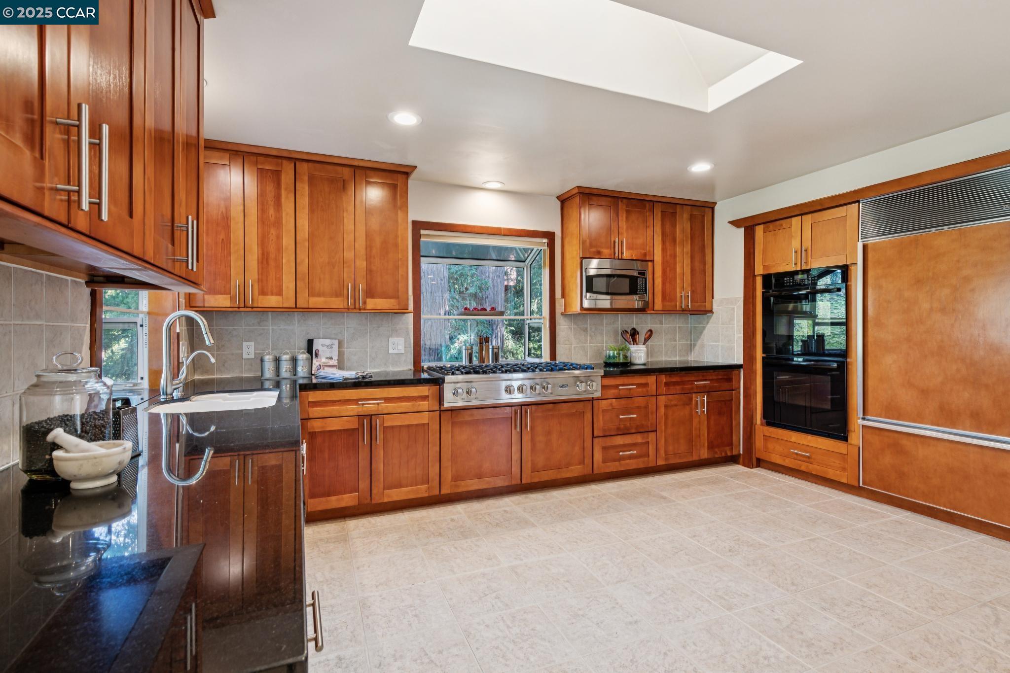 Detail Gallery Image 16 of 60 For 1149 Camino Vallecito, Lafayette,  CA 94549 - 5 Beds | 4 Baths