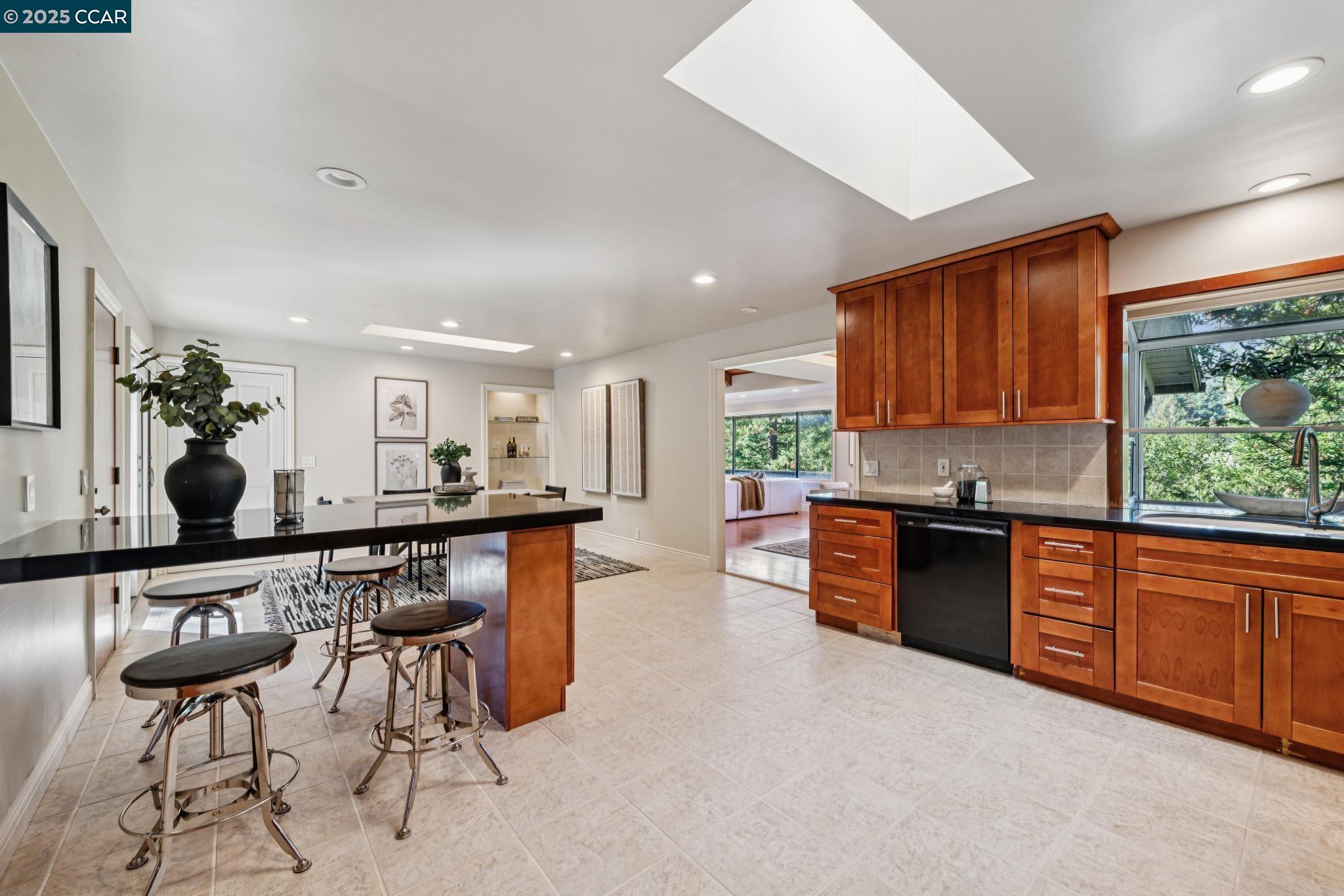 Detail Gallery Image 19 of 60 For 1149 Camino Vallecito, Lafayette,  CA 94549 - 5 Beds | 4 Baths
