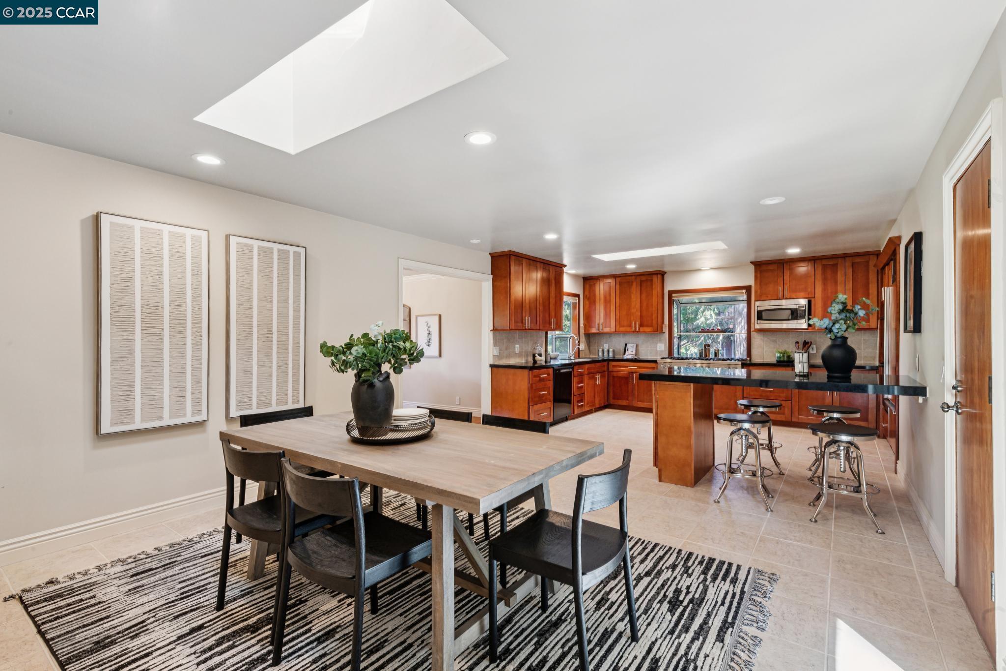 Detail Gallery Image 23 of 60 For 1149 Camino Vallecito, Lafayette,  CA 94549 - 5 Beds | 4 Baths
