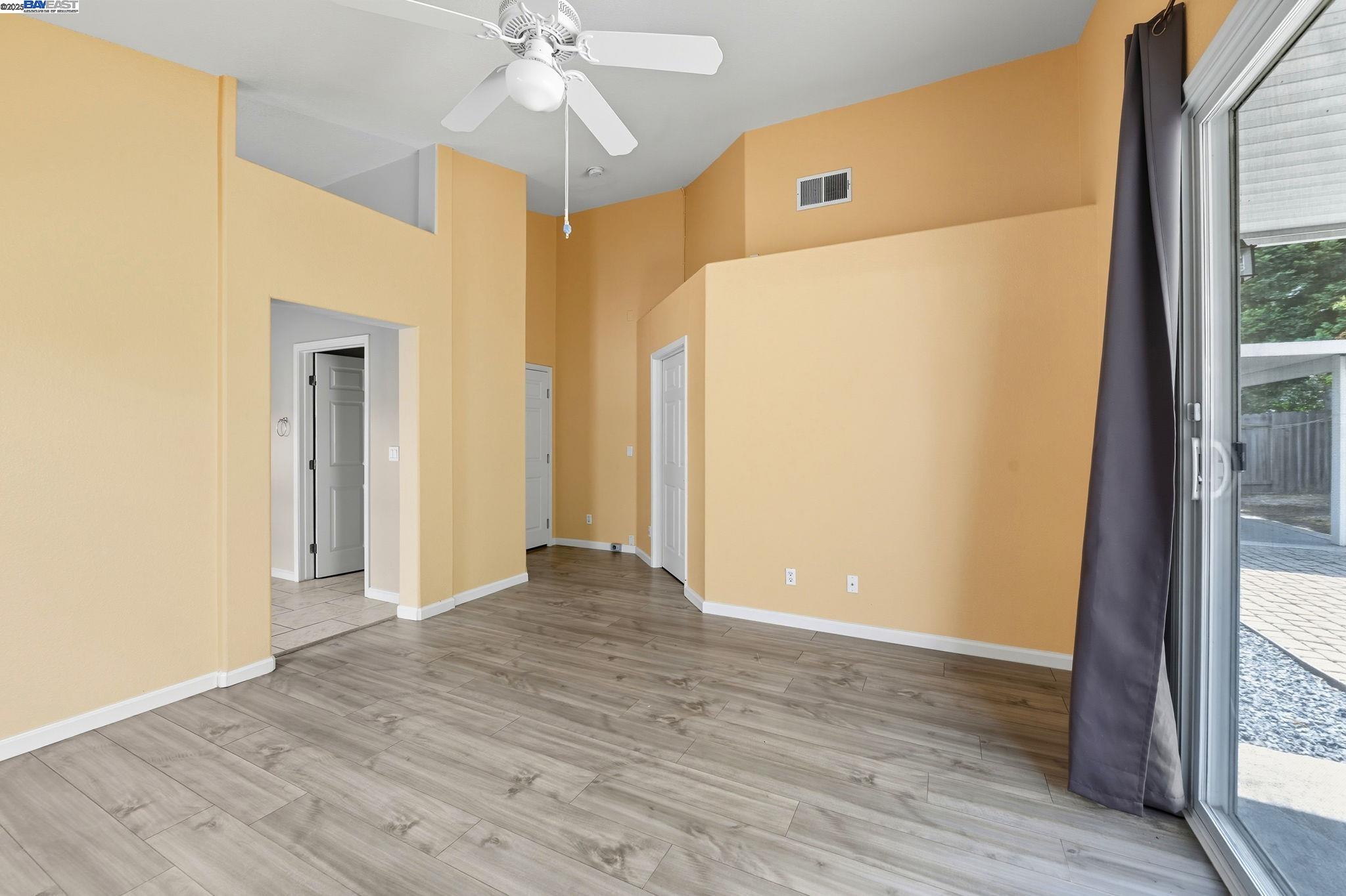 Detail Gallery Image 16 of 30 For 728 Spaulding Dr, Roseville,  CA 95678 - 4 Beds | 3 Baths