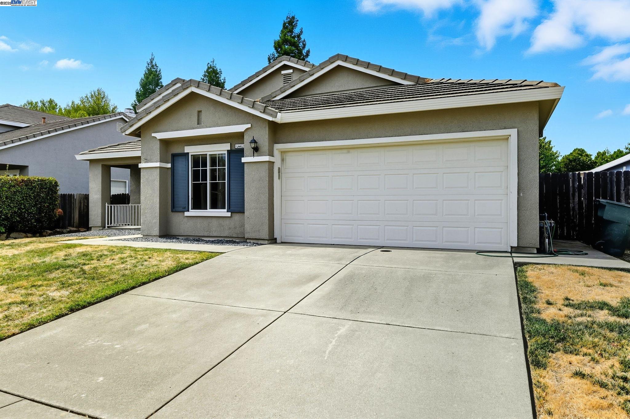 Detail Gallery Image 3 of 30 For 728 Spaulding Dr, Roseville,  CA 95678 - 4 Beds | 3 Baths