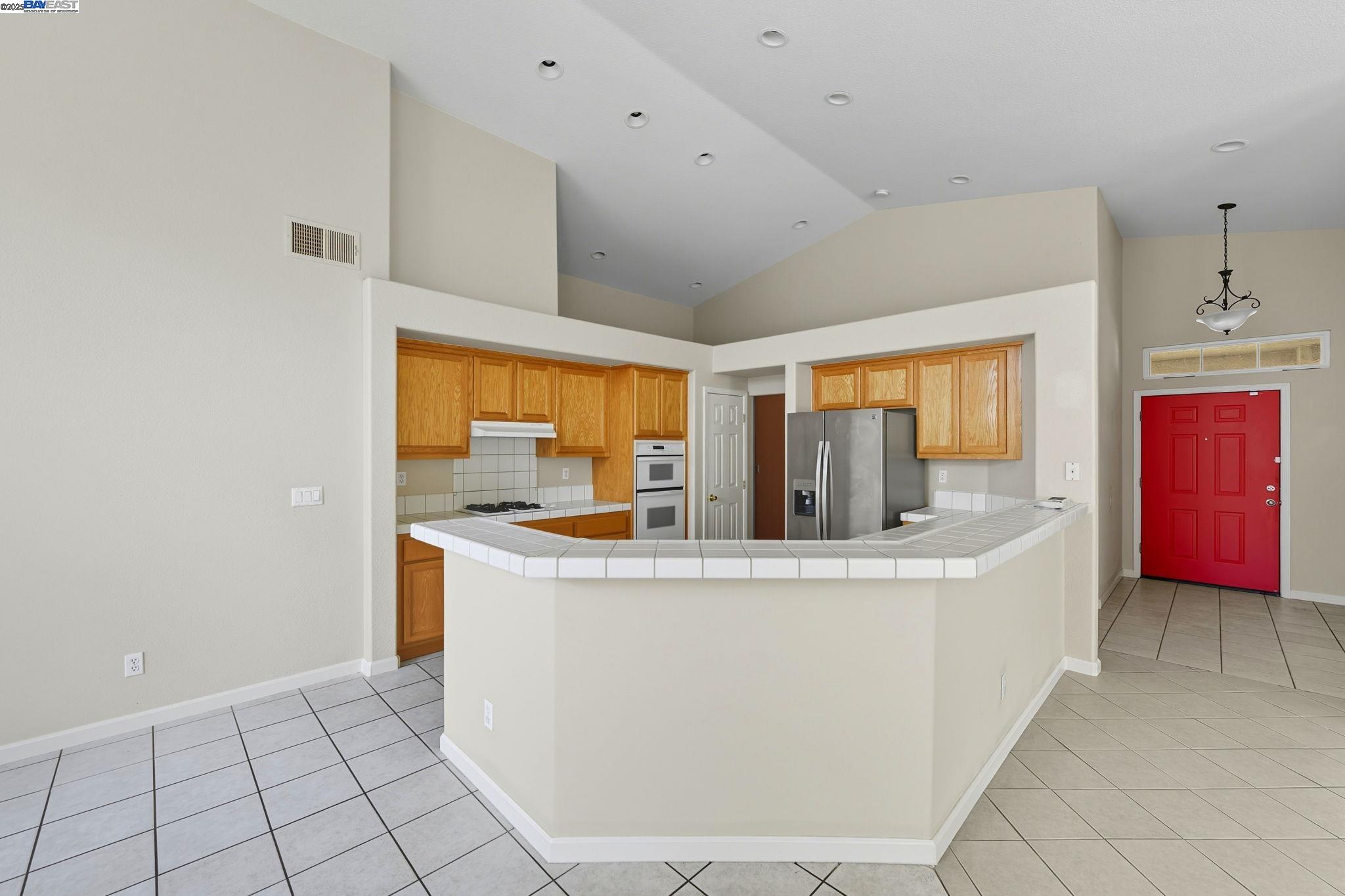 Detail Gallery Image 8 of 30 For 728 Spaulding Dr, Roseville,  CA 95678 - 4 Beds | 3 Baths