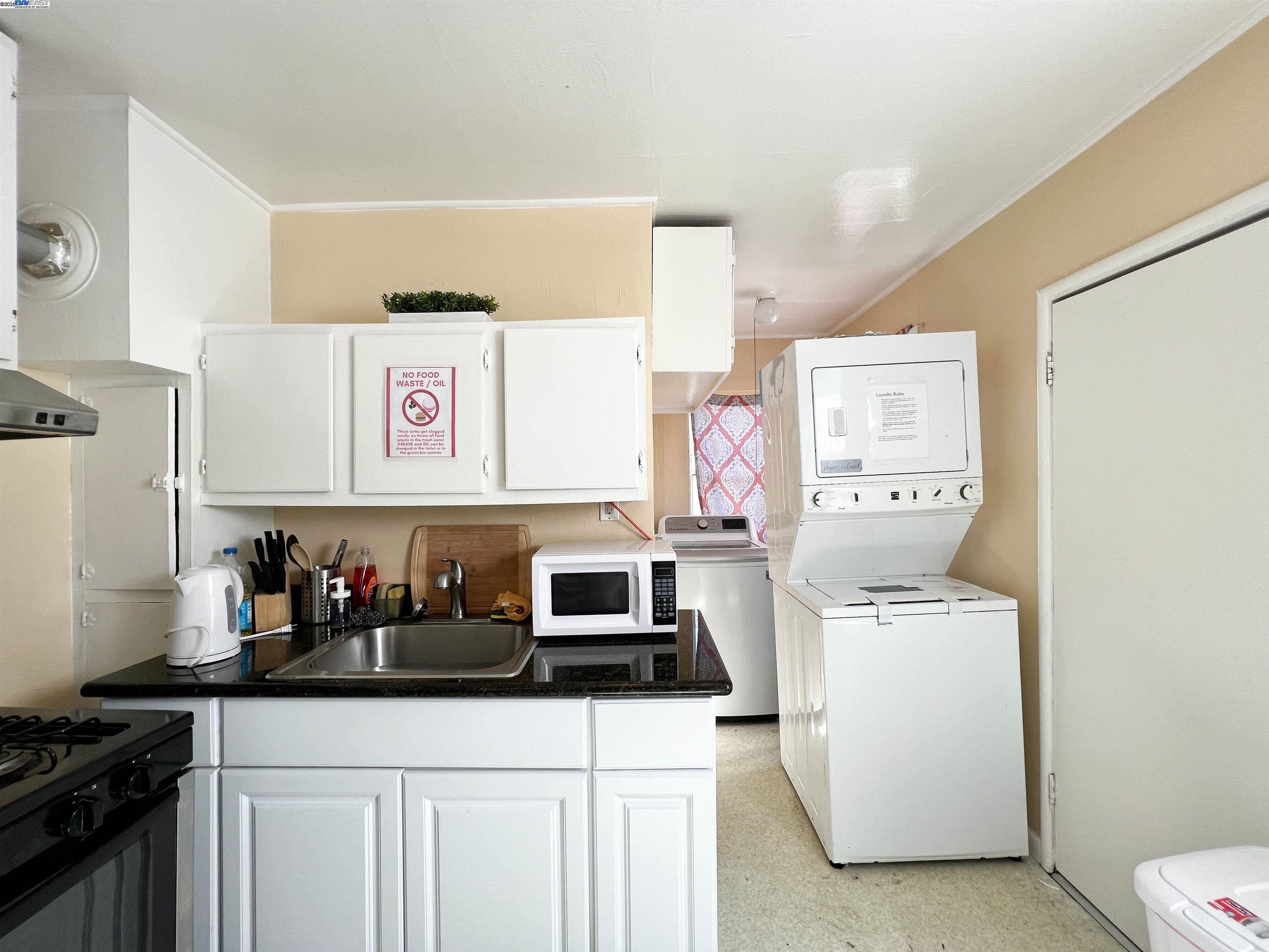Detail Gallery Image 7 of 15 For 9325 Hillside St, Oakland,  CA 94603 - 2 Beds | 2 Baths