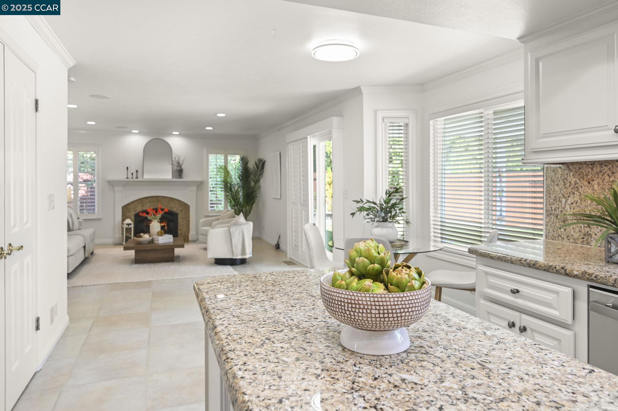 Detail Gallery Image 11 of 29 For 409 Agate Ct, Antioch,  CA 94509 - 4 Beds | 2/1 Baths