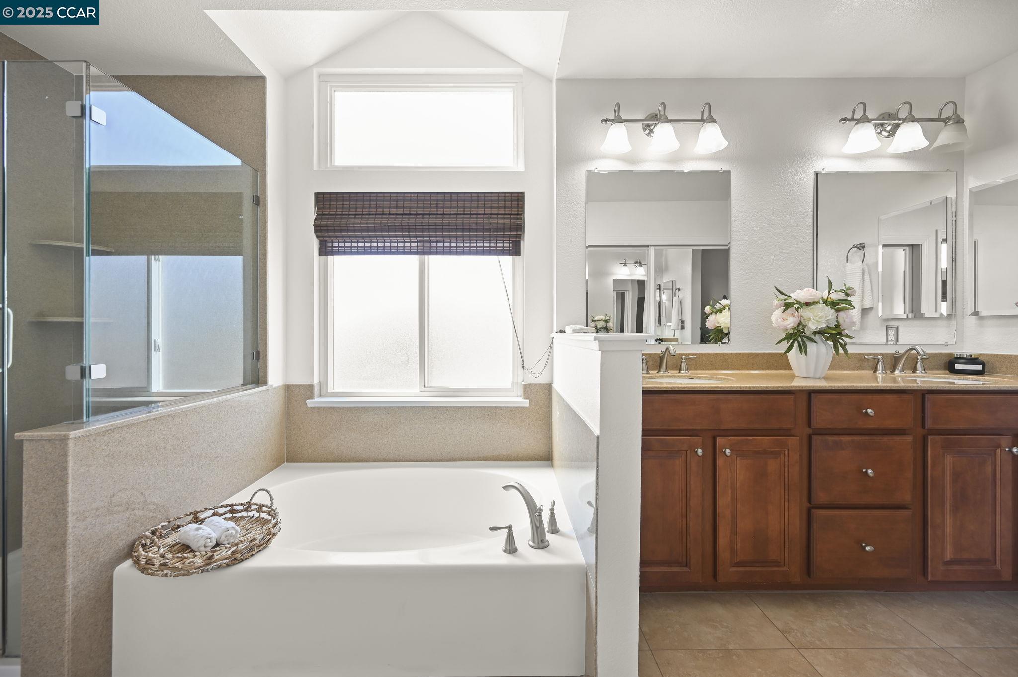 Detail Gallery Image 19 of 29 For 409 Agate Ct, Antioch,  CA 94509 - 4 Beds | 2/1 Baths