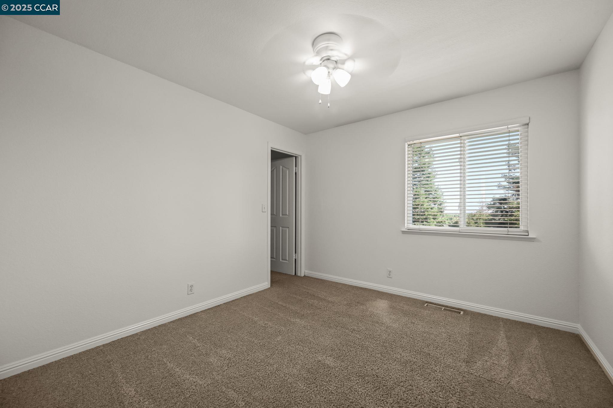 Detail Gallery Image 22 of 29 For 409 Agate Ct, Antioch,  CA 94509 - 4 Beds | 2/1 Baths