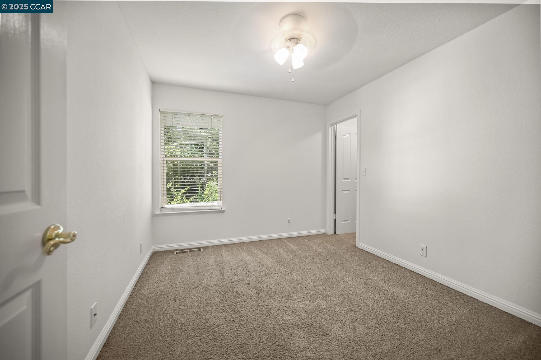 Detail Gallery Image 23 of 29 For 409 Agate Ct, Antioch,  CA 94509 - 4 Beds | 2/1 Baths
