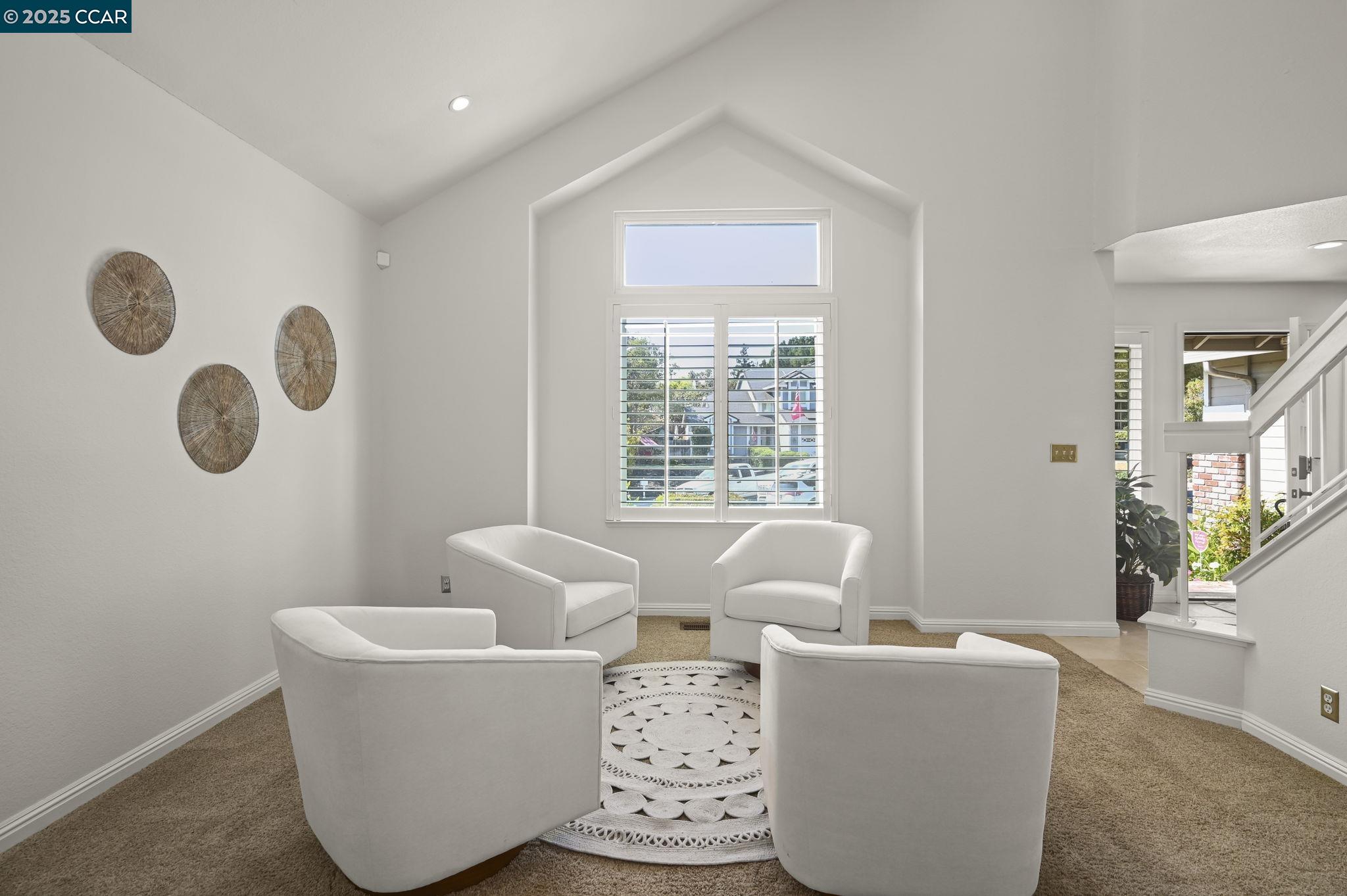 Detail Gallery Image 4 of 29 For 409 Agate Ct, Antioch,  CA 94509 - 4 Beds | 2/1 Baths