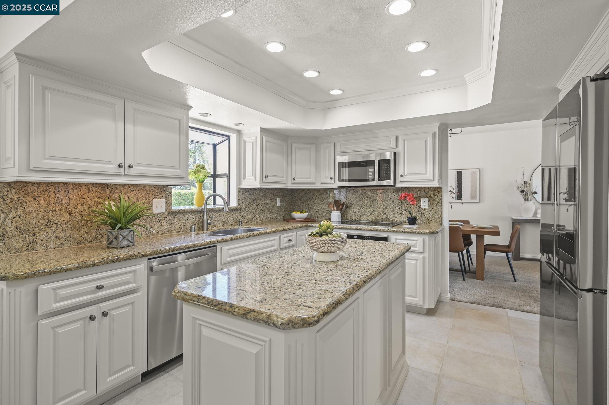 Detail Gallery Image 7 of 29 For 409 Agate Ct, Antioch,  CA 94509 - 4 Beds | 2/1 Baths