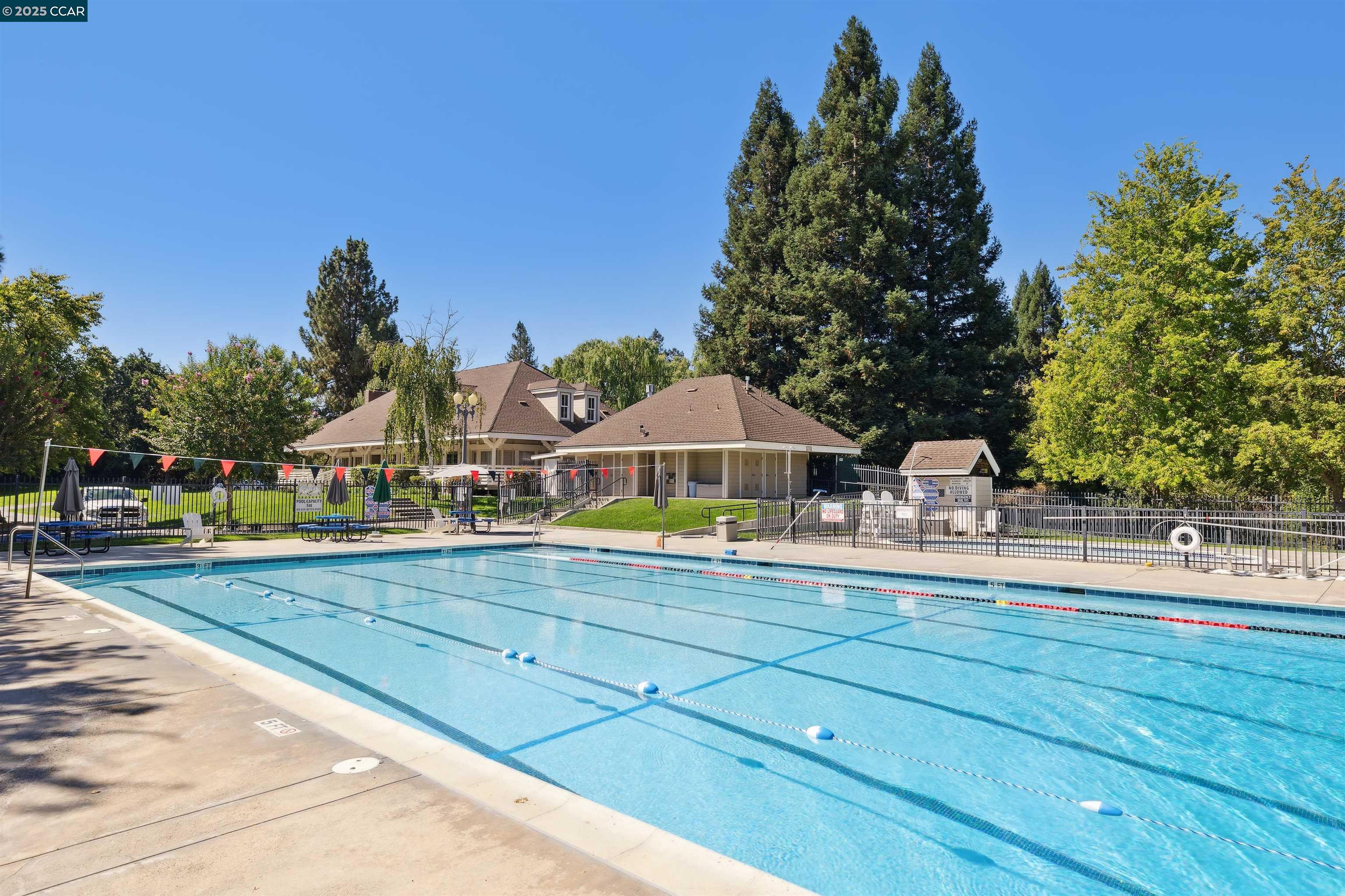 Detail Gallery Image 29 of 31 For 200 Daylight Pl, Danville,  CA 94526 - 4 Beds | 2 Baths