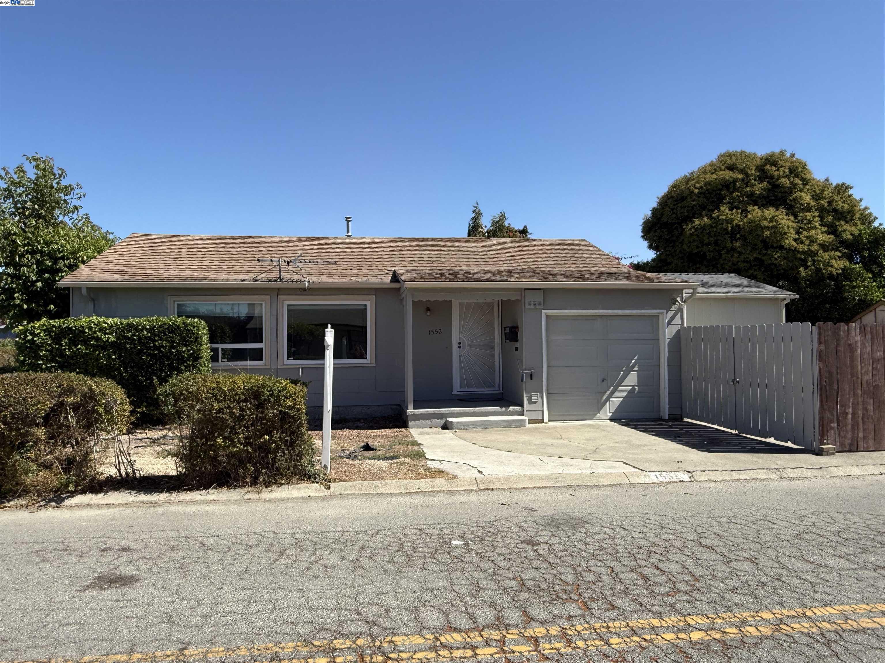 Detail Gallery Image 2 of 35 For 1552 Marelia Ct, San Pablo,  CA 94806 - 2 Beds | 1 Baths