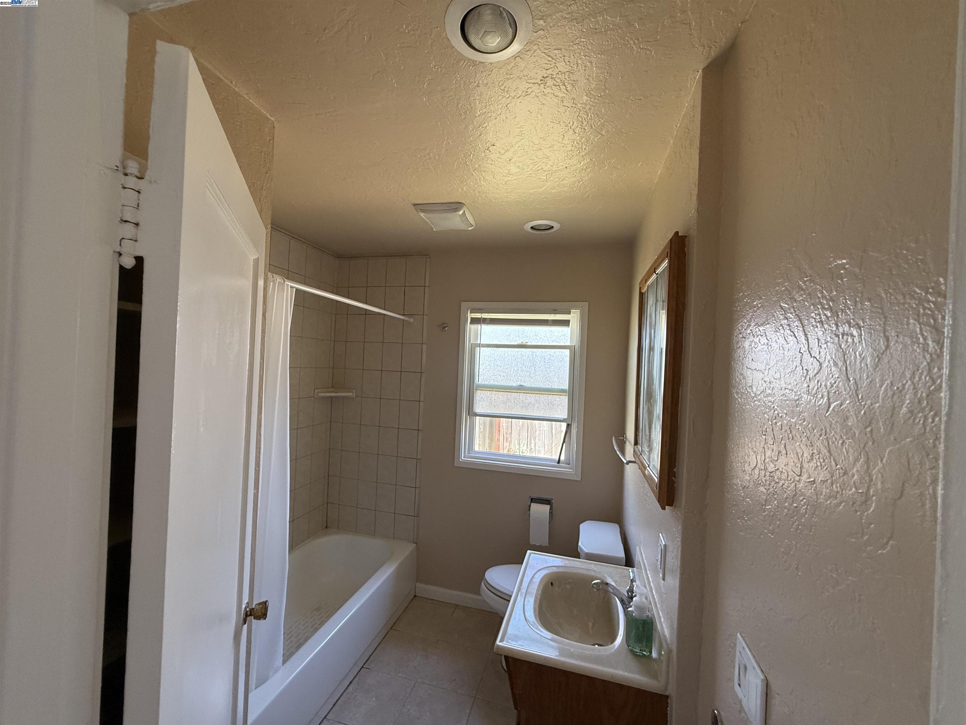 Detail Gallery Image 19 of 35 For 1552 Marelia Ct, San Pablo,  CA 94806 - 2 Beds | 1 Baths