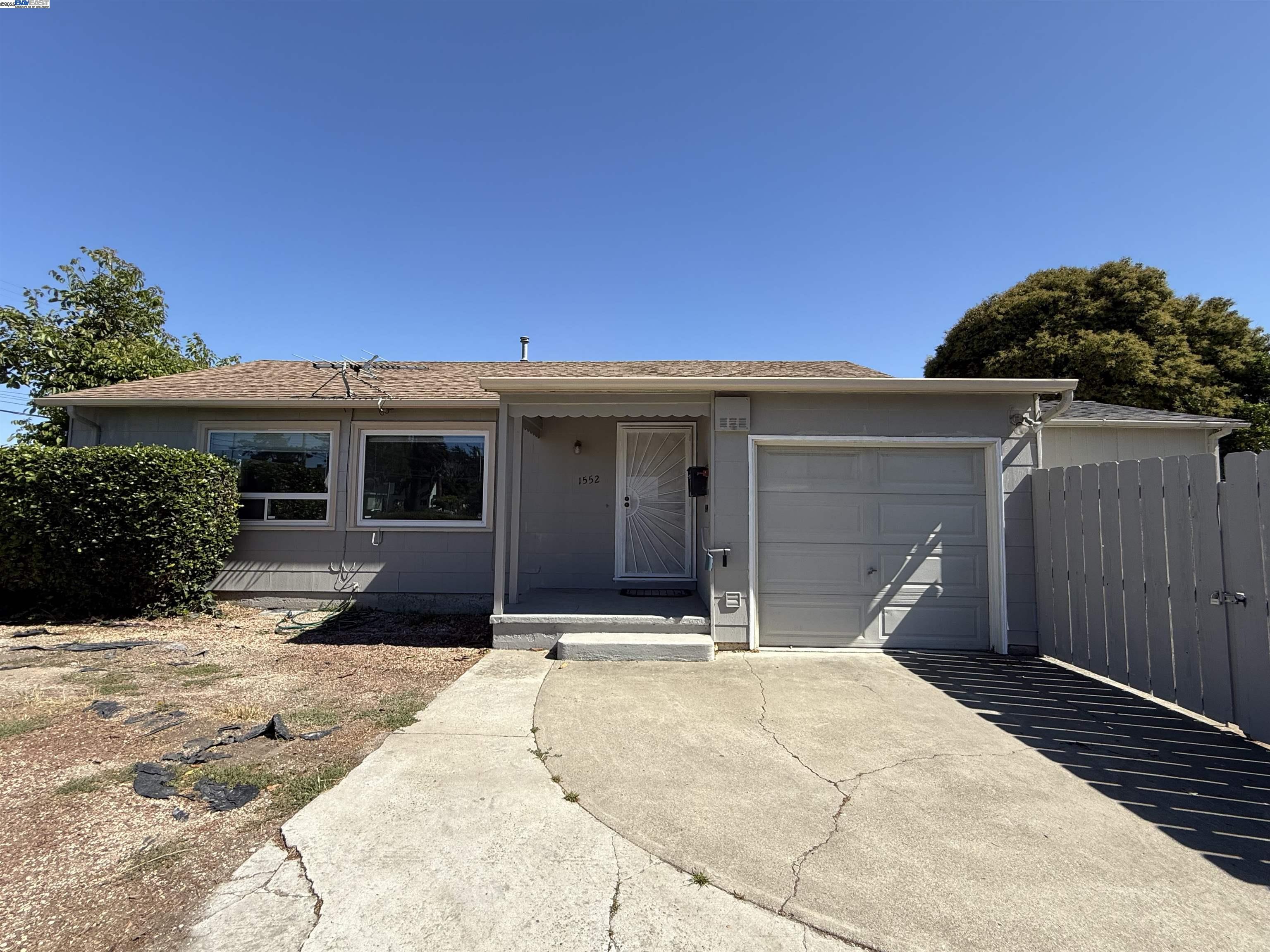 Detail Gallery Image 4 of 35 For 1552 Marelia Ct, San Pablo,  CA 94806 - 2 Beds | 1 Baths