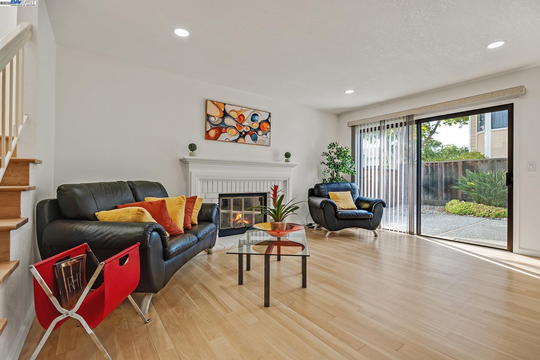 Detail Gallery Image 2 of 21 For 3691 Thrush Ter., Fremont,  CA 94555 - 2 Beds | 2/1 Baths